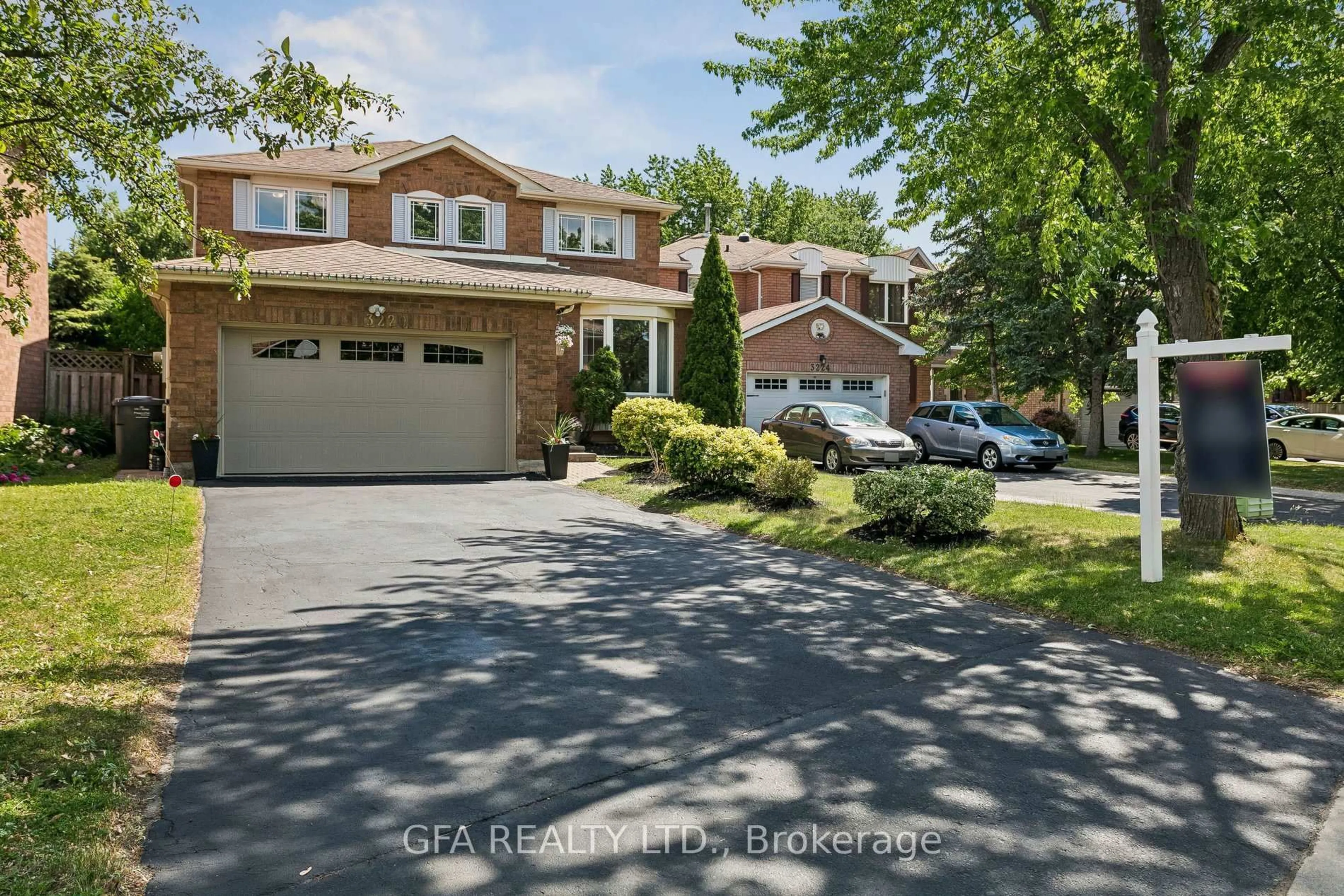 Home with brick exterior material, street for 3220 Turnstone Cres, Mississauga Ontario L5L 5L4