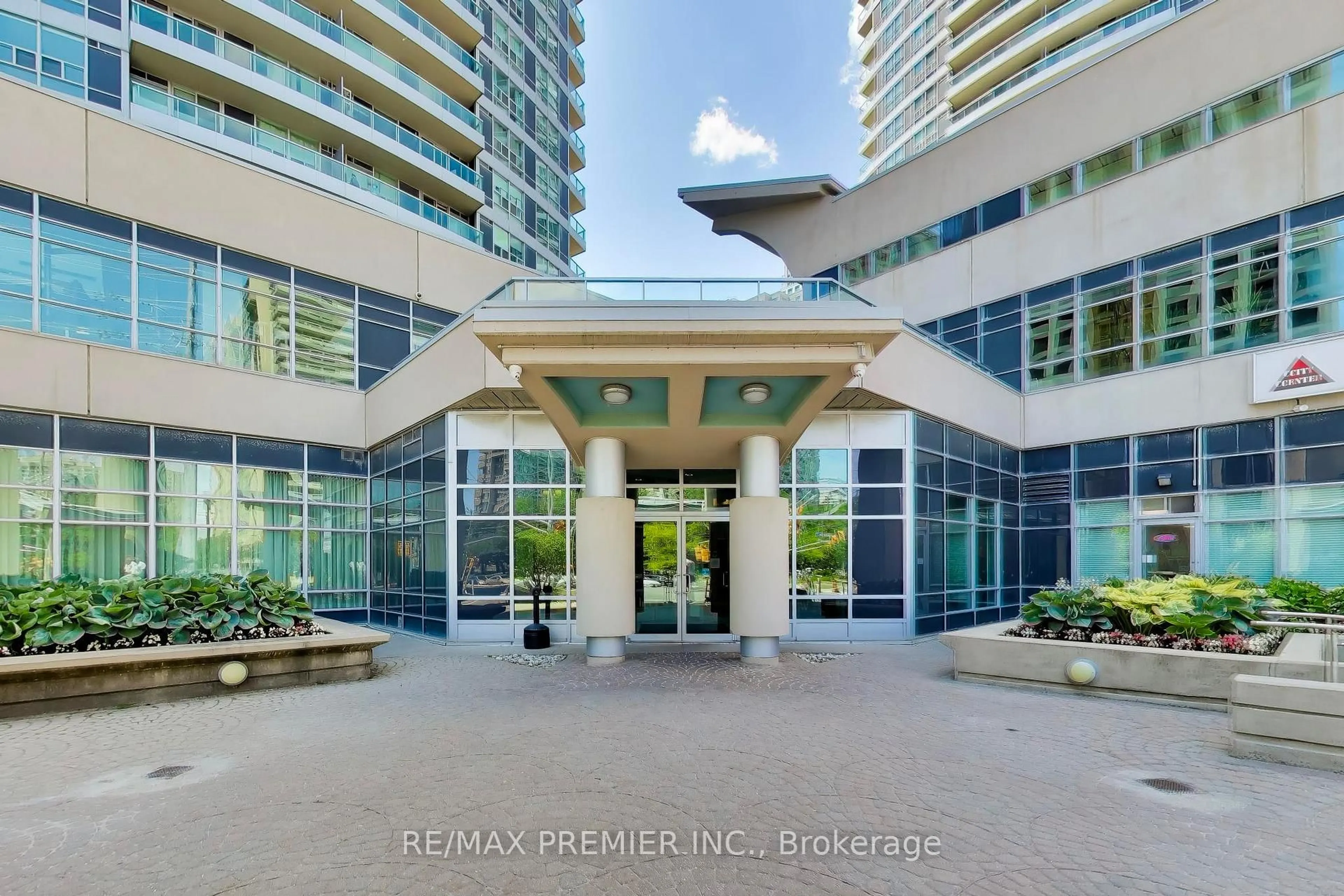 Unknown for 33 Elm Dr #612, Mississauga Ontario L5B 4M1