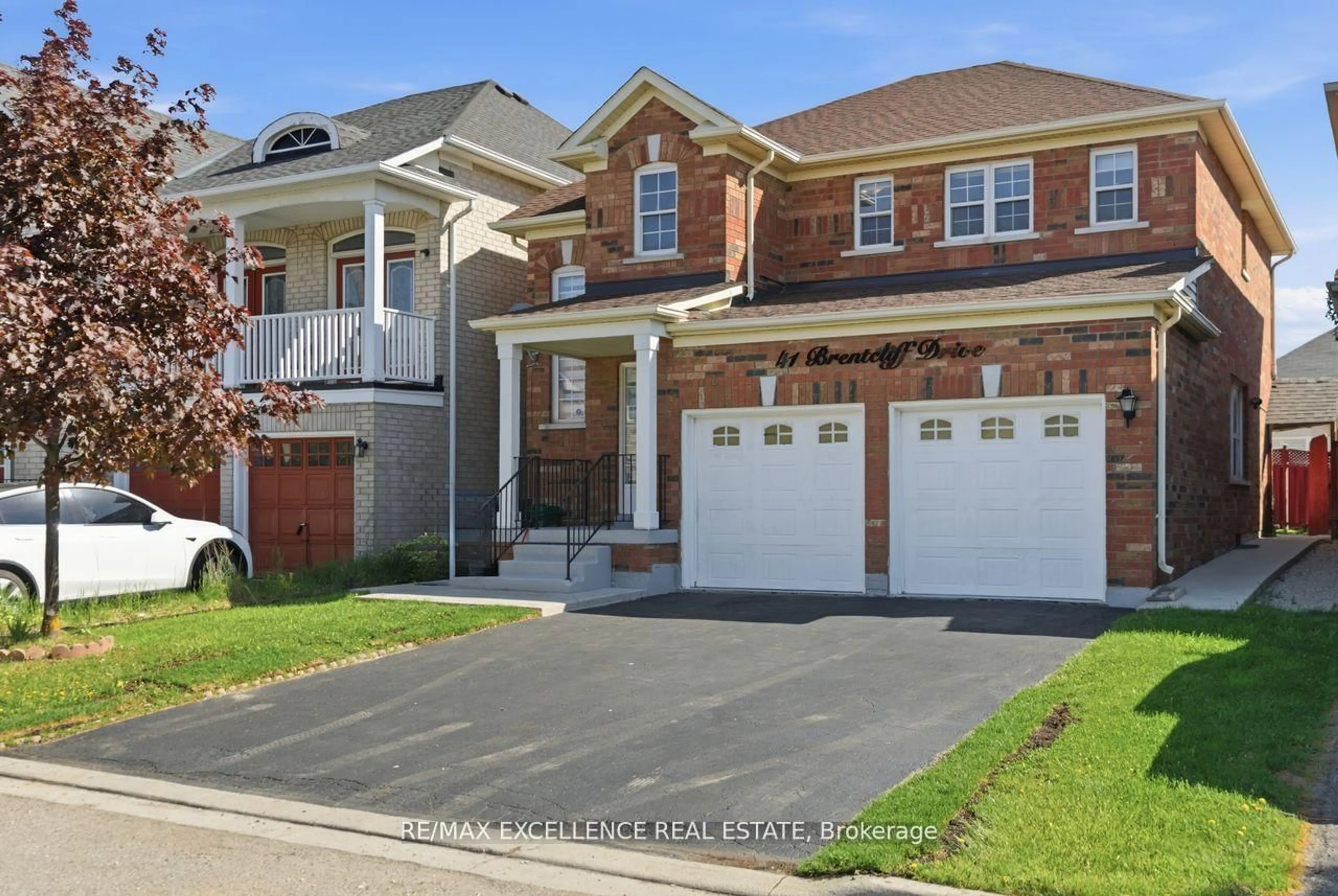Home with brick exterior material, street for 41 Brentcliff Dr, Brampton Ontario L7A 3E8