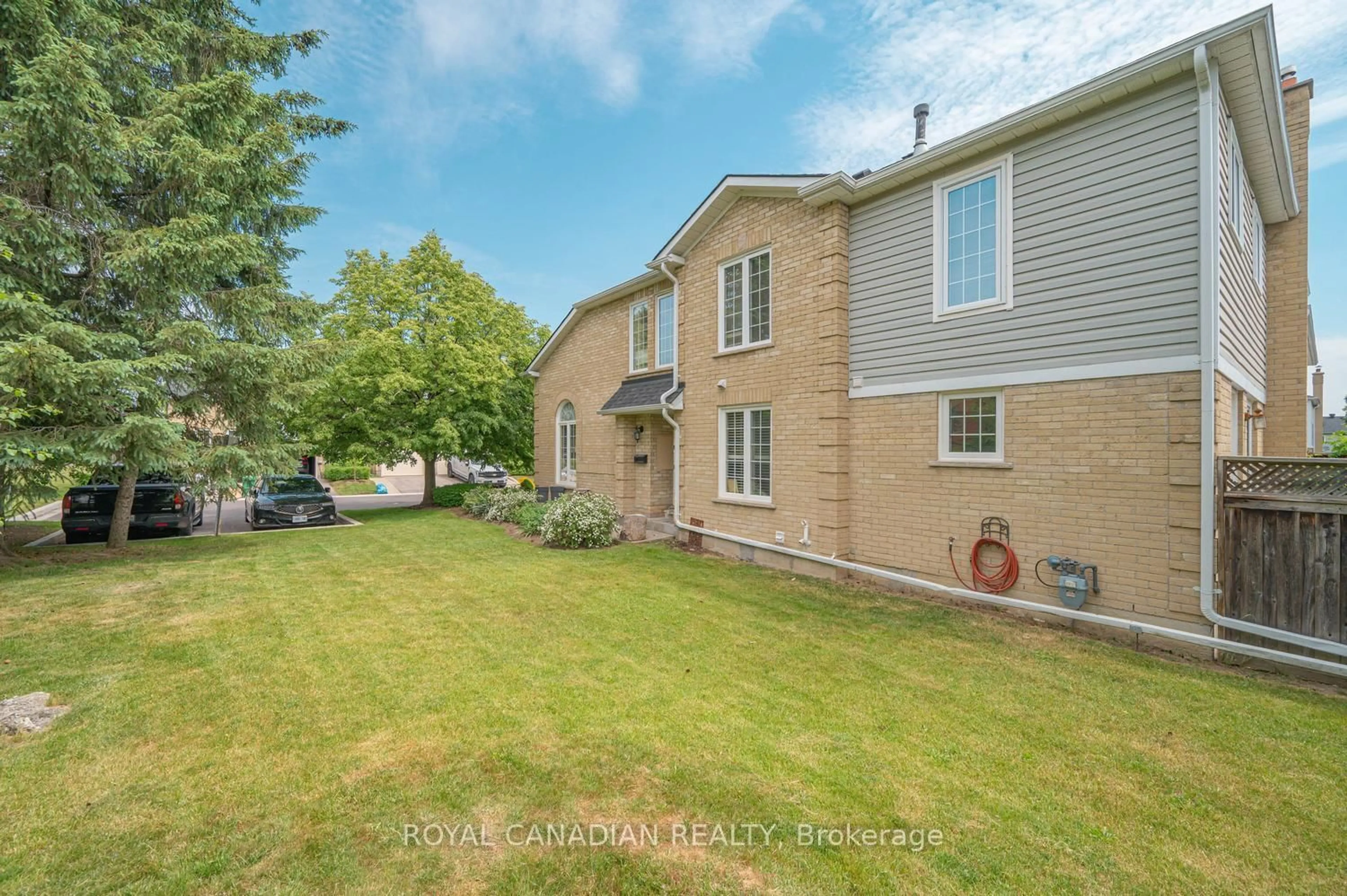 Unknown for 63 Heathcliffe Sq, Brampton Ontario L6S 5R3