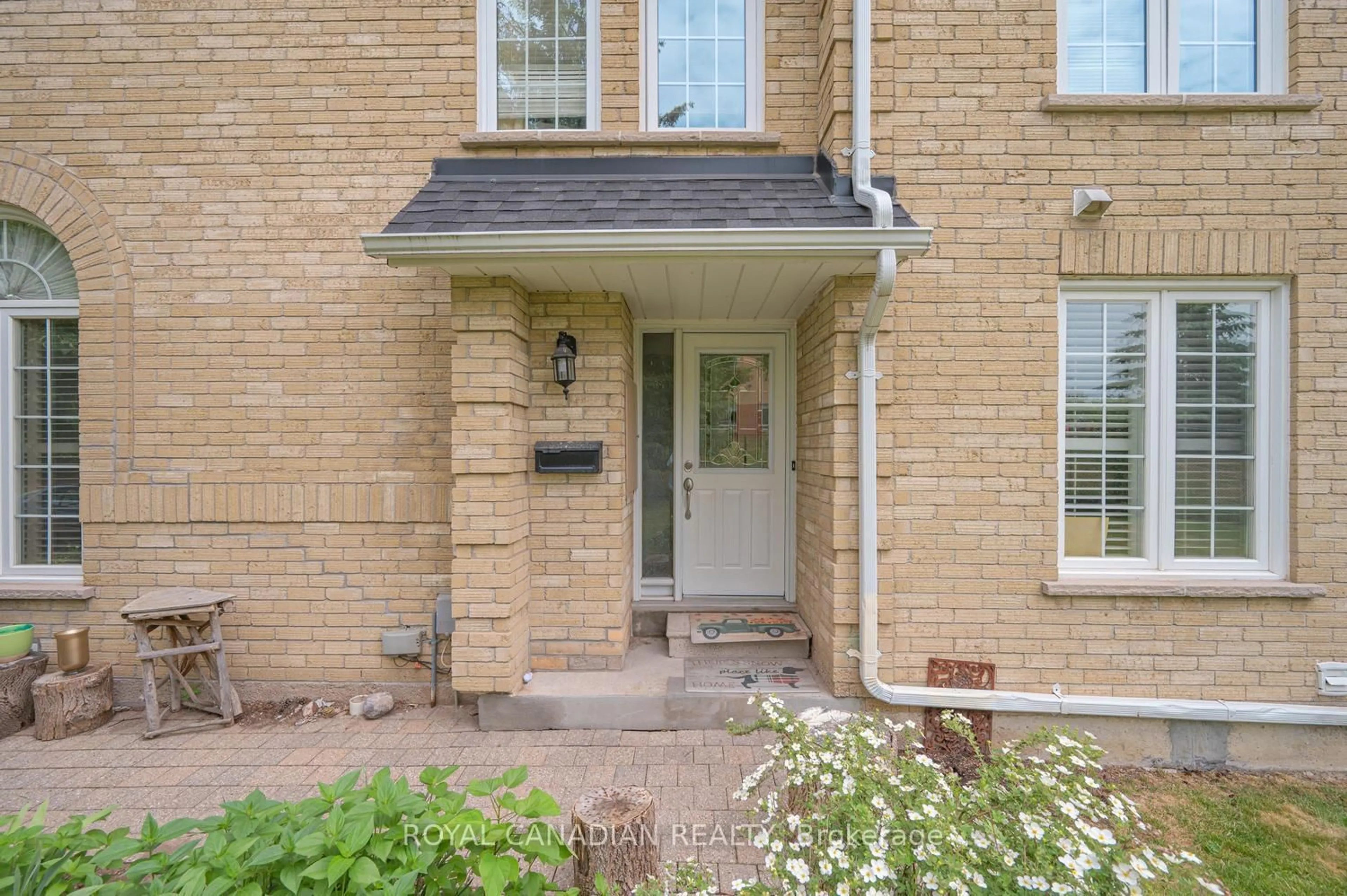 Unknown for 63 Heathcliffe Sq, Brampton Ontario L6S 5R3
