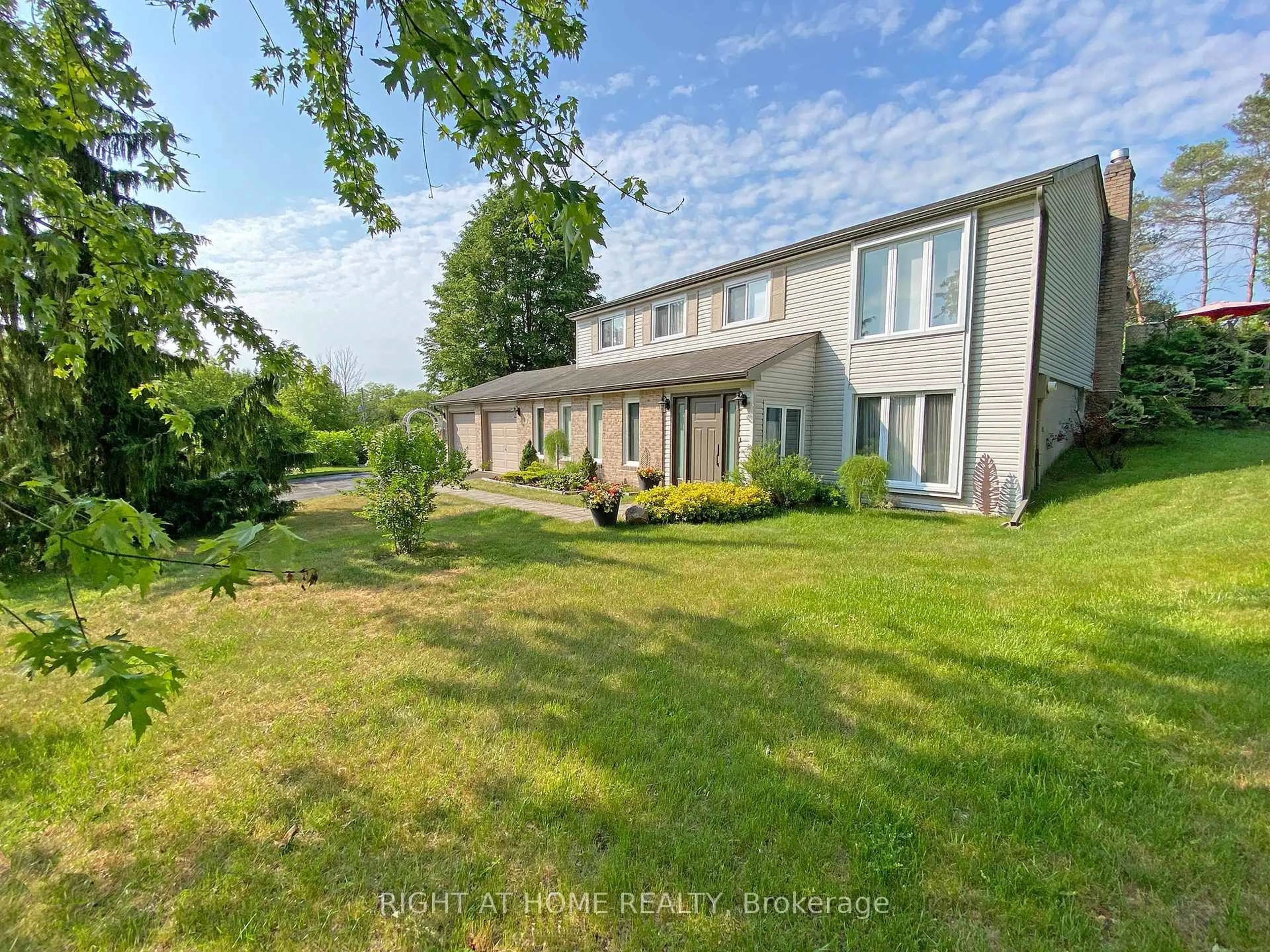A pic from outside/outdoor area/front of a property/back of a property/a pic from drone, water/lake/river/ocean view for 10 Munro St, Caledon Ontario L7E 0L6