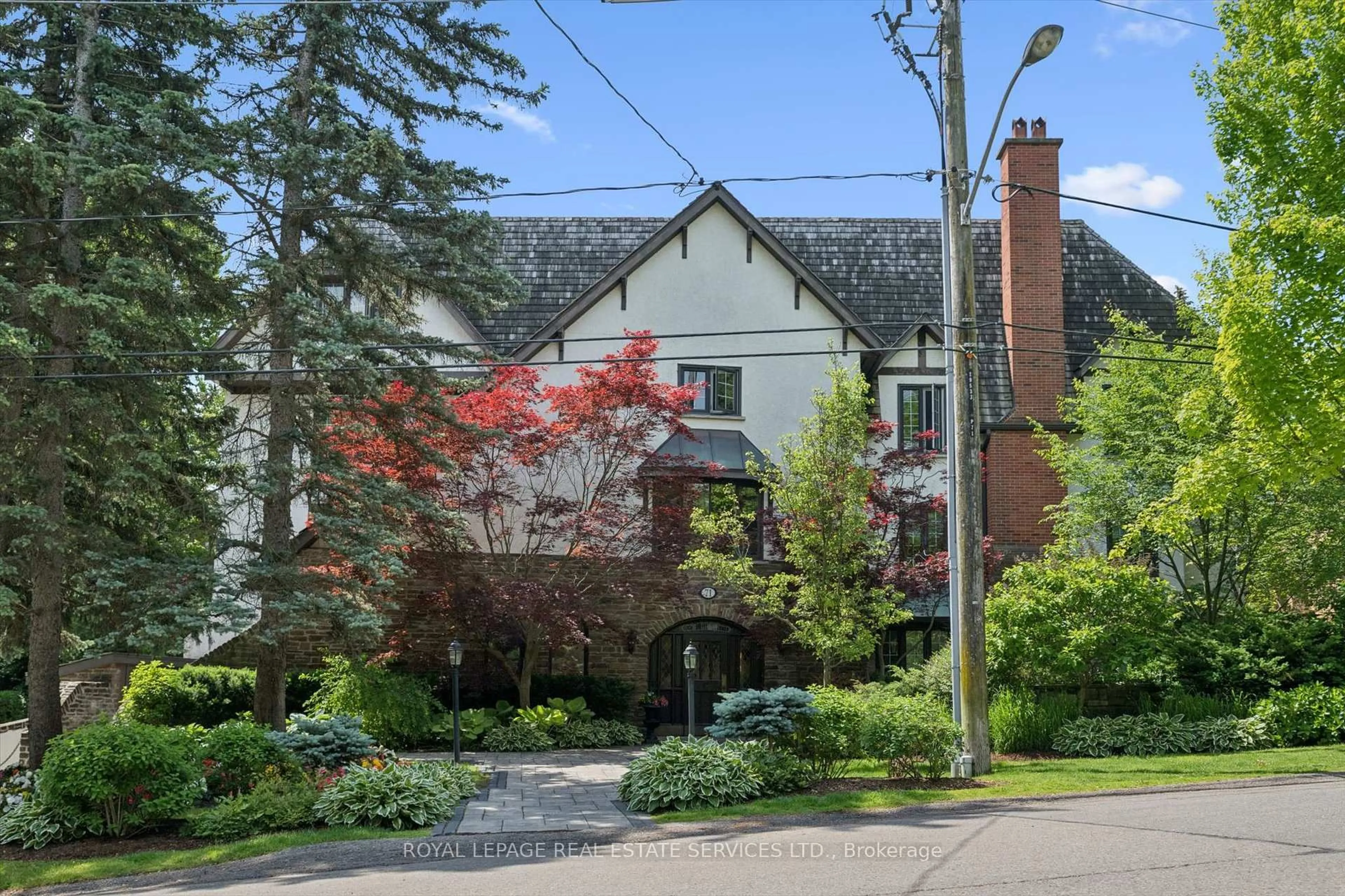 Patio, street for 71 Old Mill Rd #305, Toronto Ontario M8X 1G9