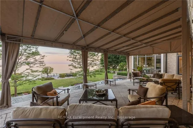 2054 Lakeshore Rd, Oakville 5