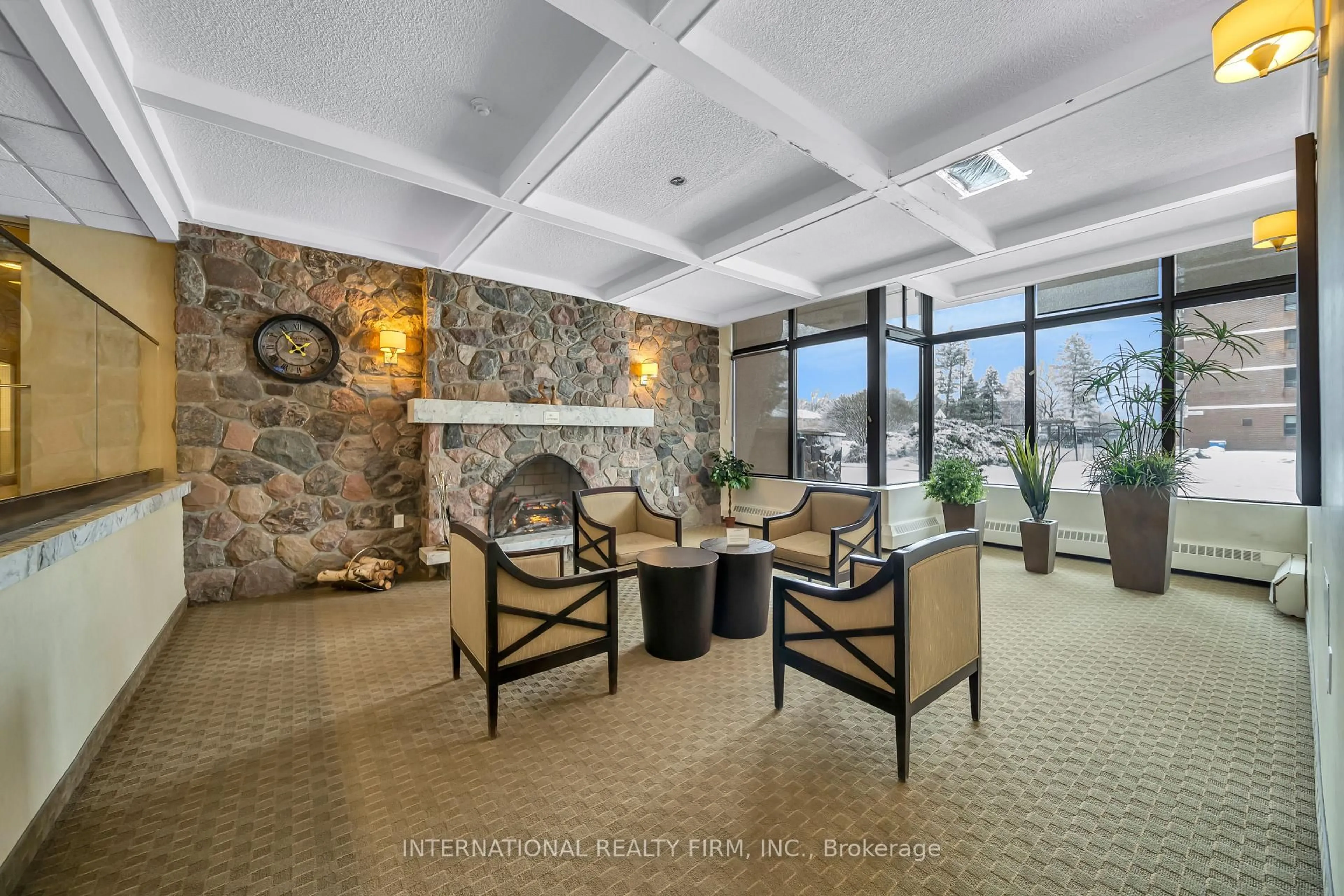 Lobby for 1615 Bloor St St #801, Mississauga Ontario L4X 1S2
