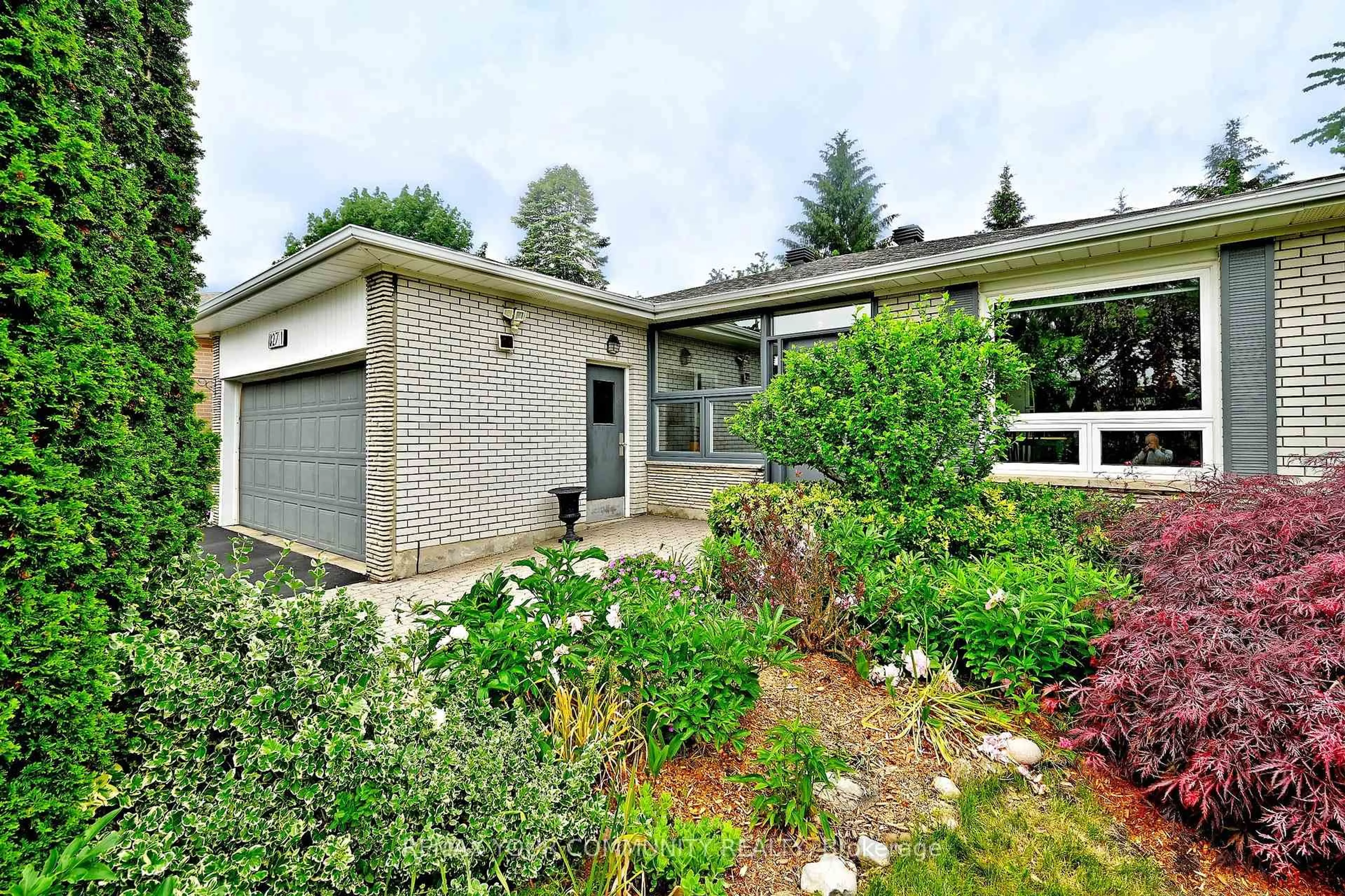 Home with brick exterior material, street for 3271 Havenwood Dr, Mississauga Ontario L4X 2M2
