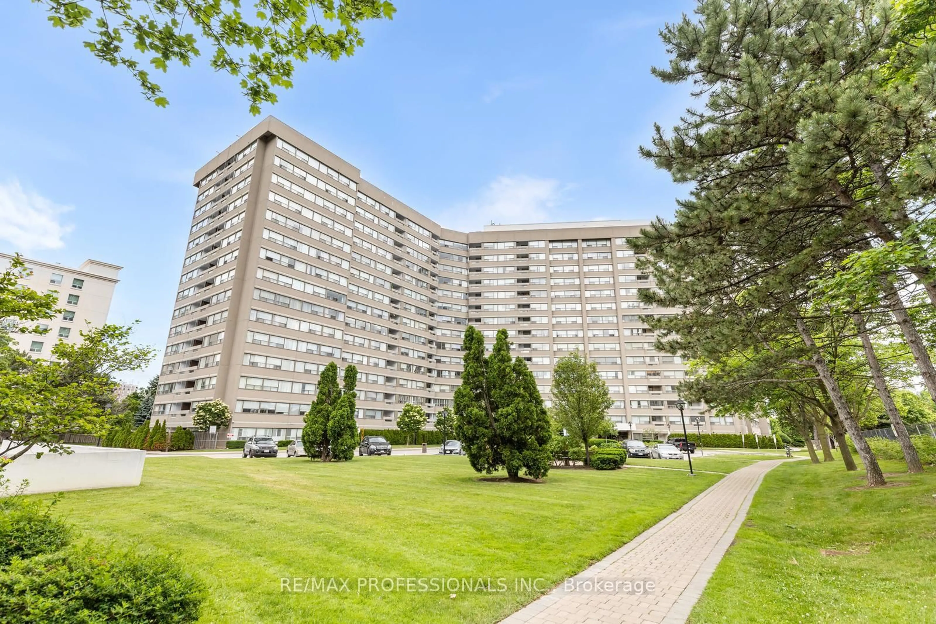 Unknown for 475 The West Mall #406, Toronto Ontario M9C 4Z3
