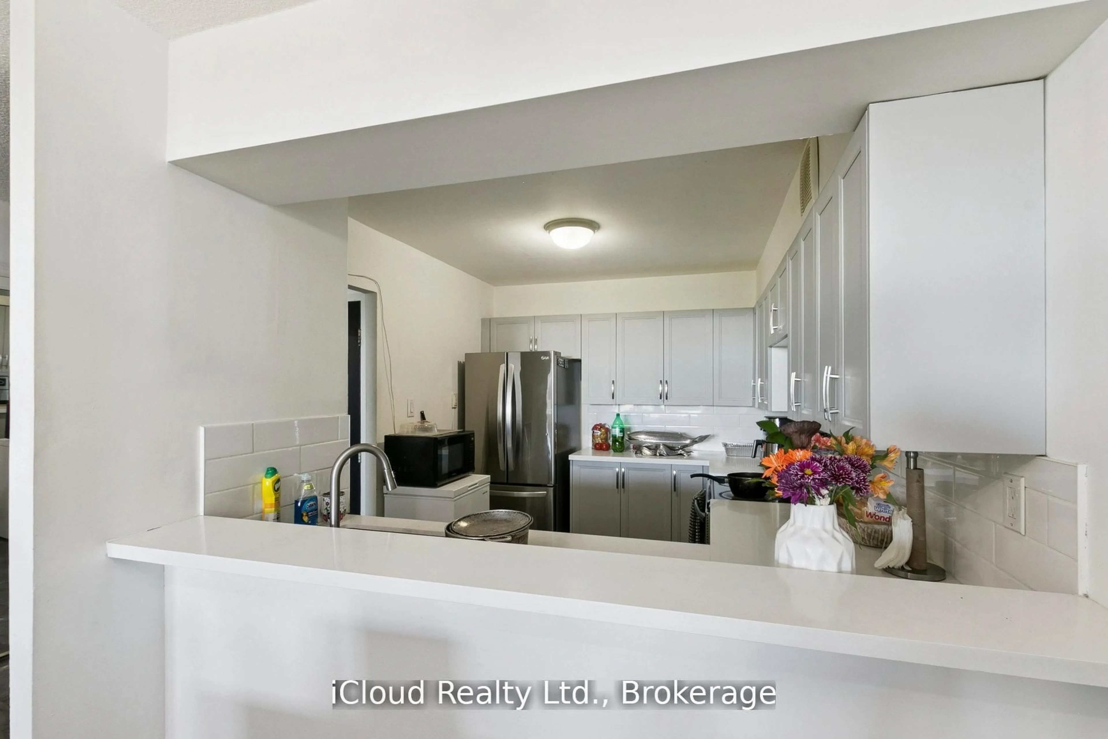 Standard kitchen, unknown for 238 Albion Rd #1108, Toronto Ontario M9W 6A7
