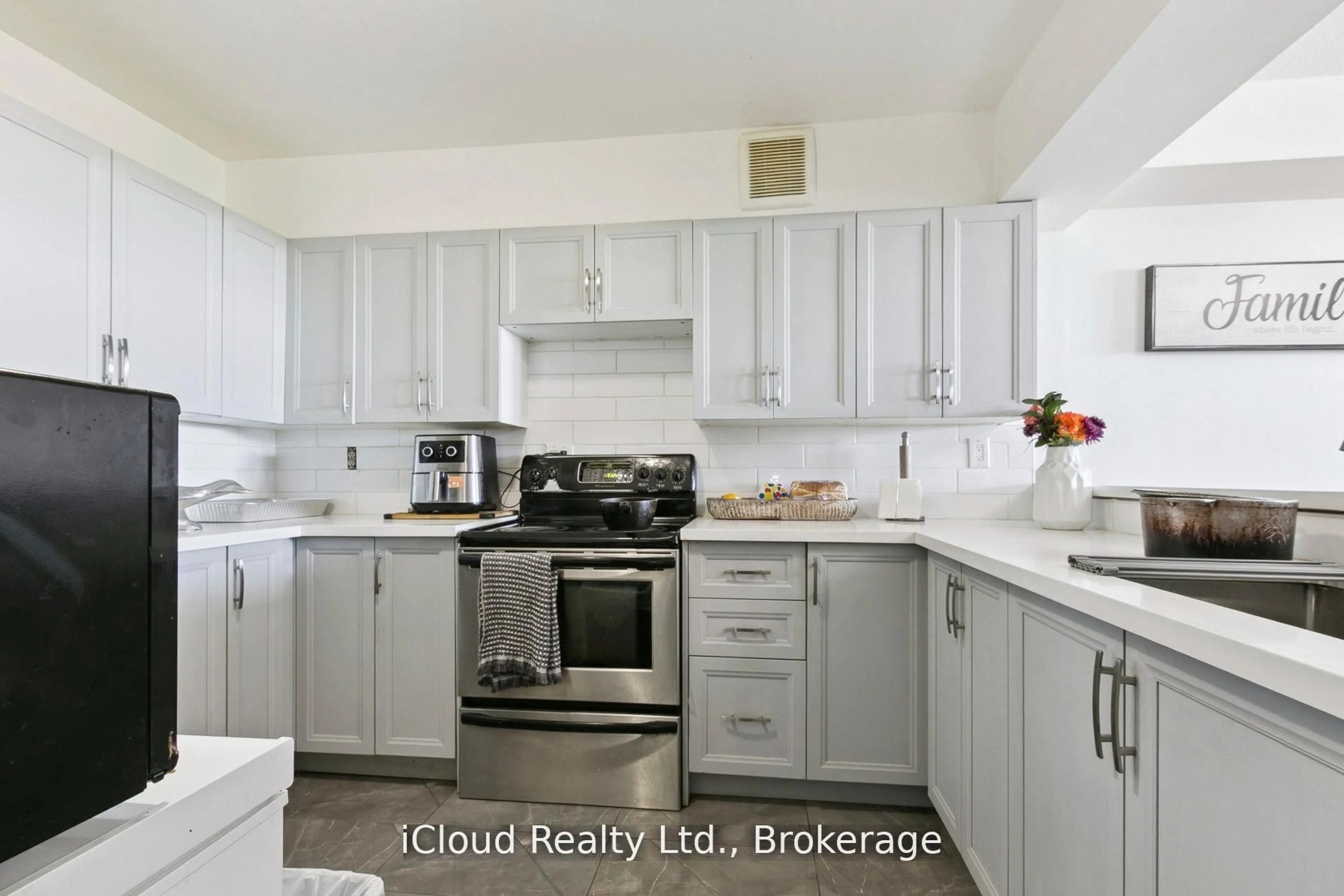 Standard kitchen, ceramic/tile floor for 238 Albion Rd #1108, Toronto Ontario M9W 6A7