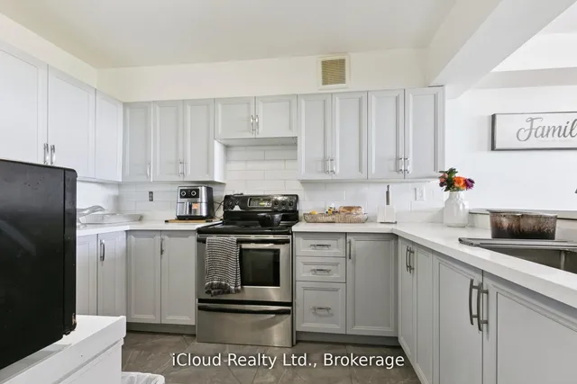 238 Albion Rd #1108, Toronto 3