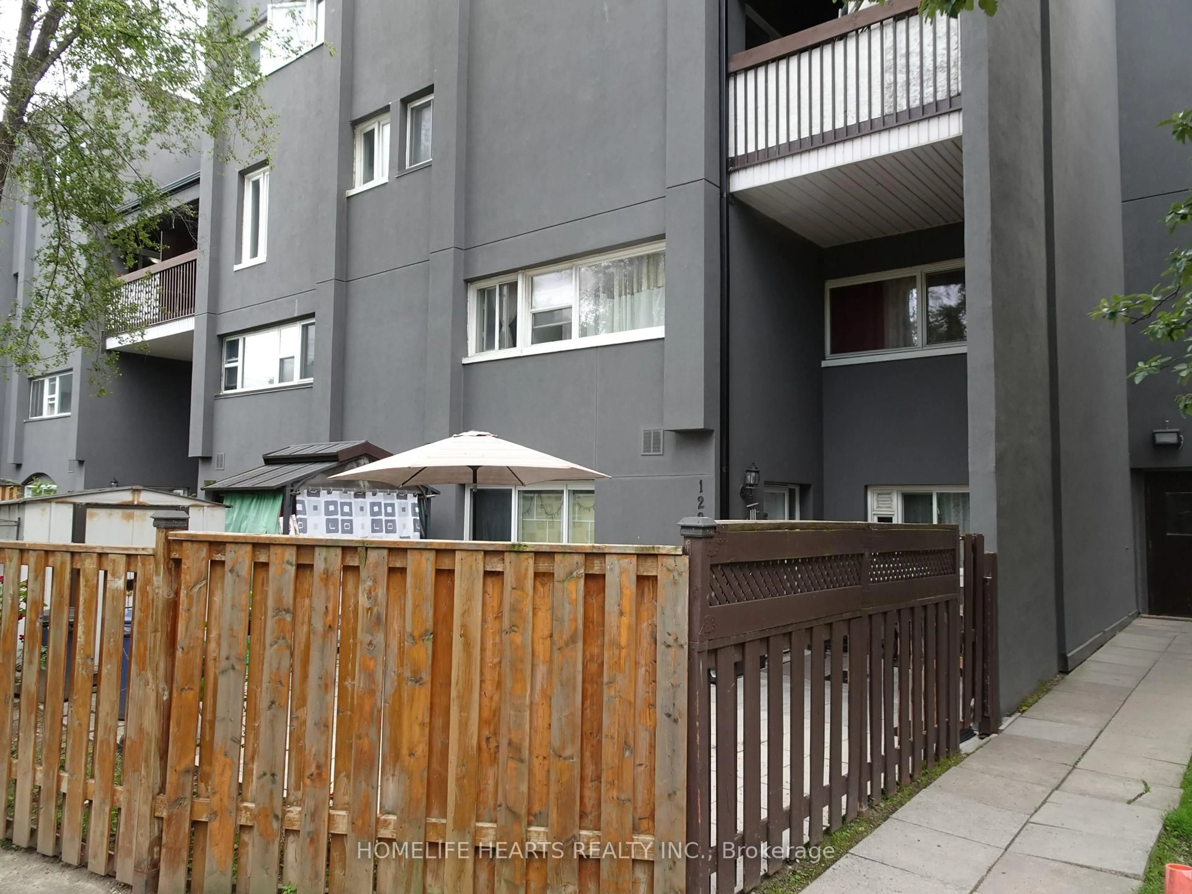 Unknown for 3040 Constitution Blvd #122, Mississauga Ontario L4Y 3X7