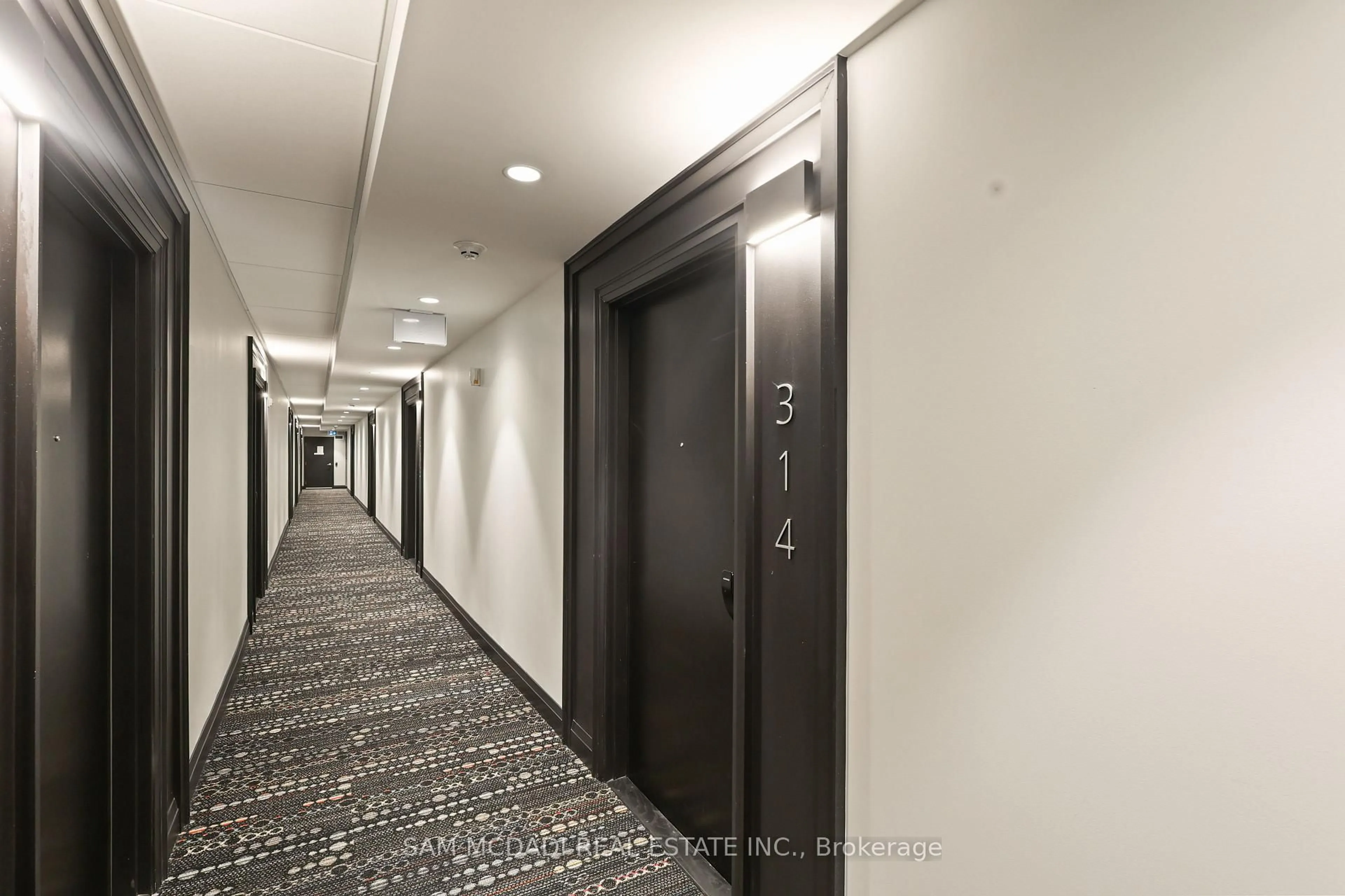 Indoor foyer for 460 Gordon Krantz Ave #314, Milton Ontario L9E 1Z2