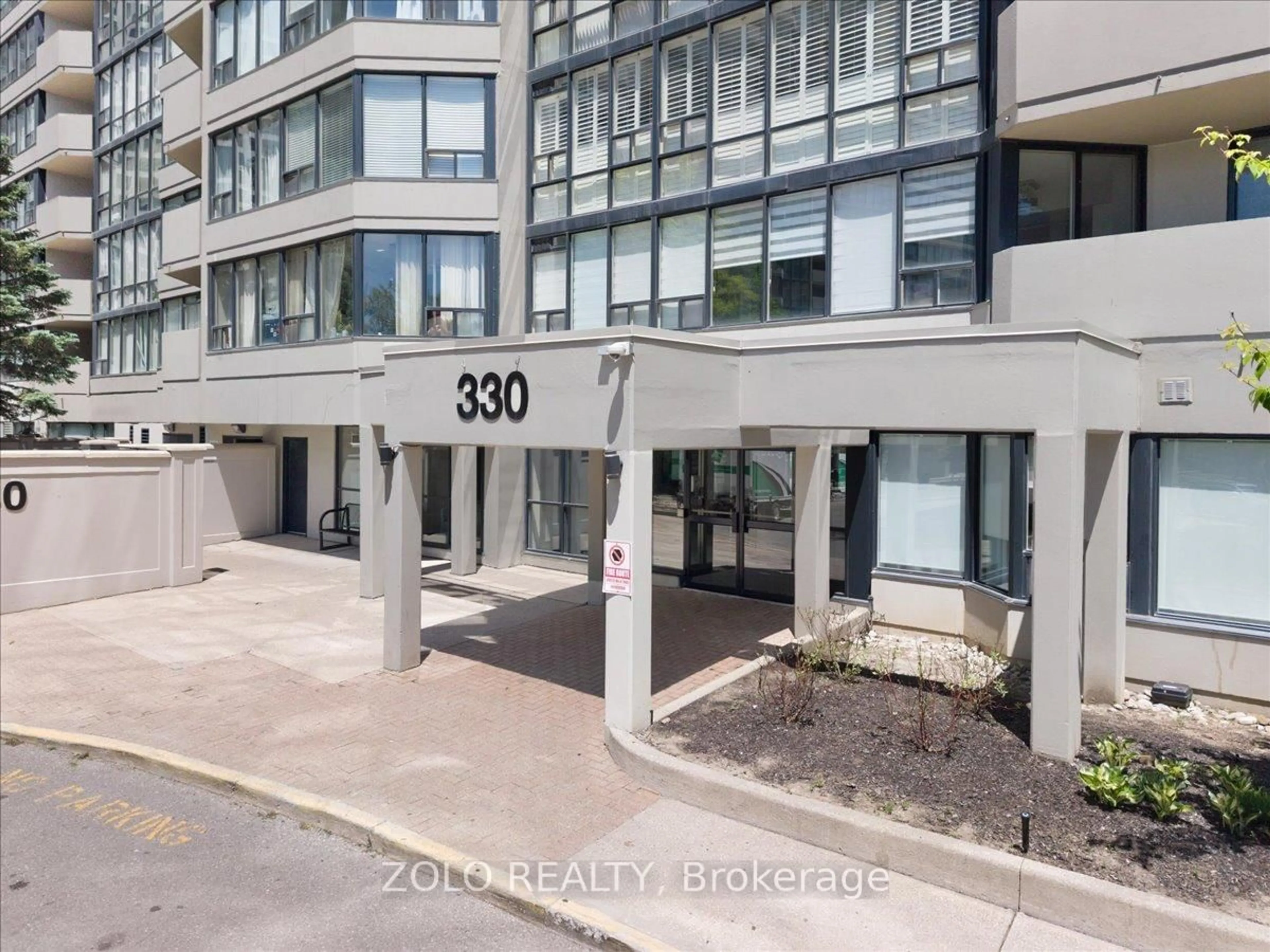 Indoor foyer for 330 Rathburn Rd #1110, Mississauga Ontario L5B 3Y1