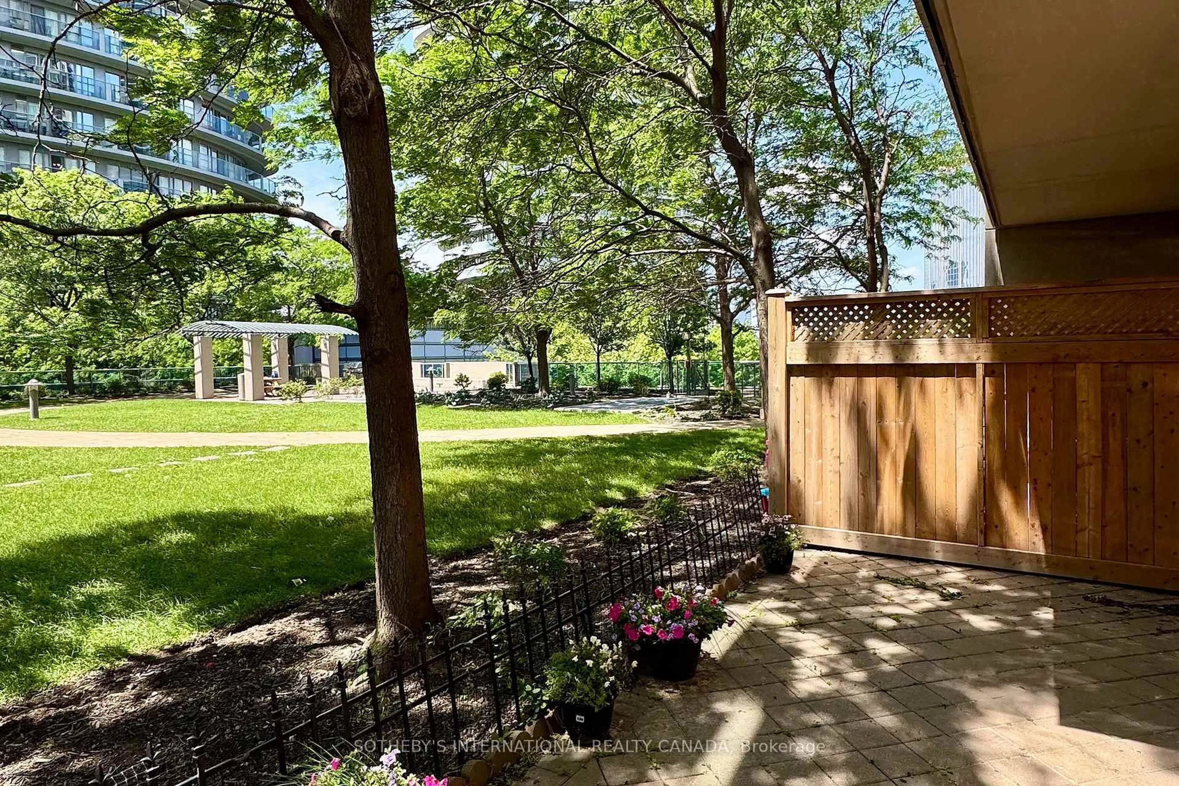 Patio, street for 70 Absolute Ave #306, Mississauga Ontario L4Z 0A4