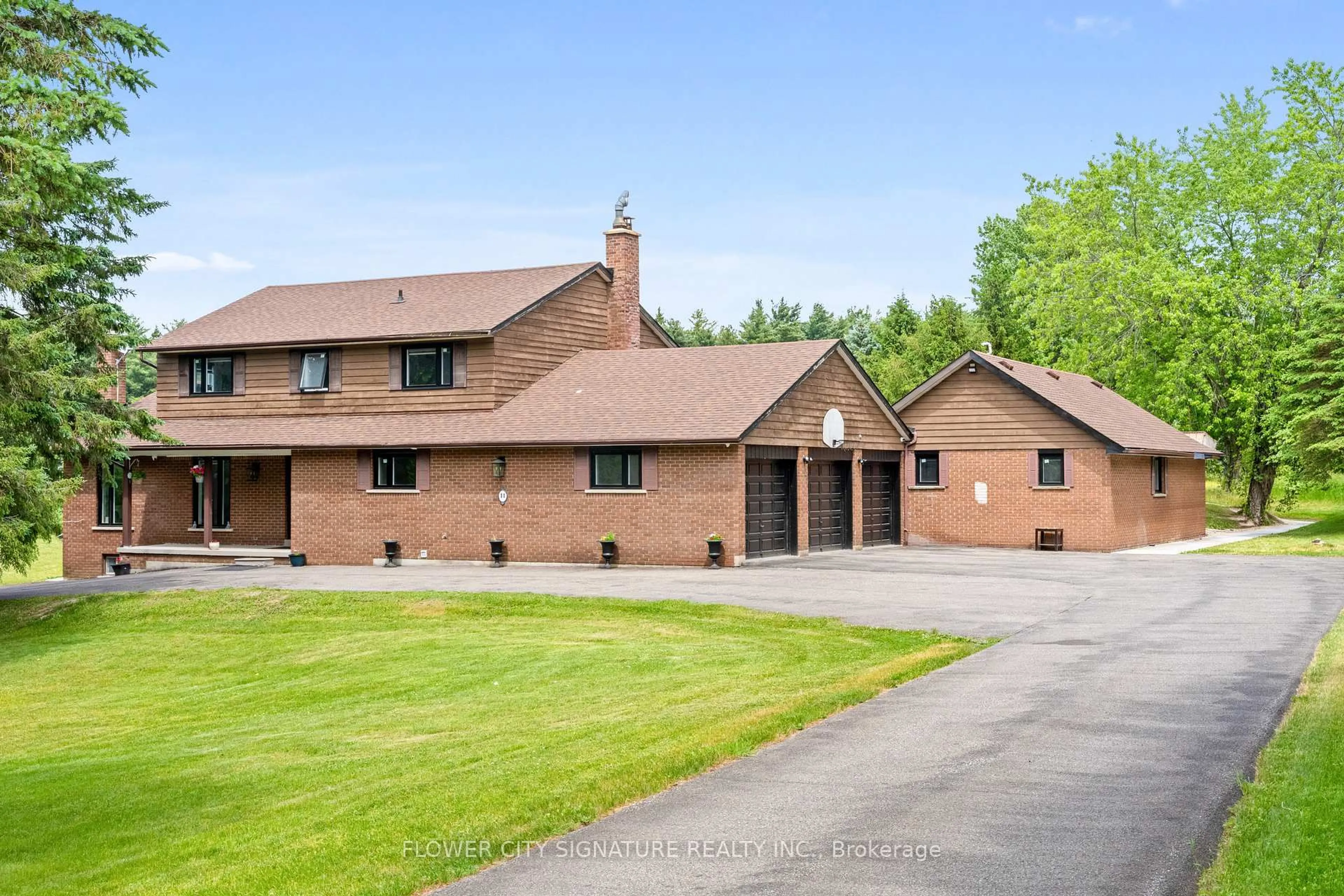 A pic from outside/outdoor area/front of a property/back of a property/a pic from drone, street for 11 Damacus Dr, Caledon Ontario L7C 0A4
