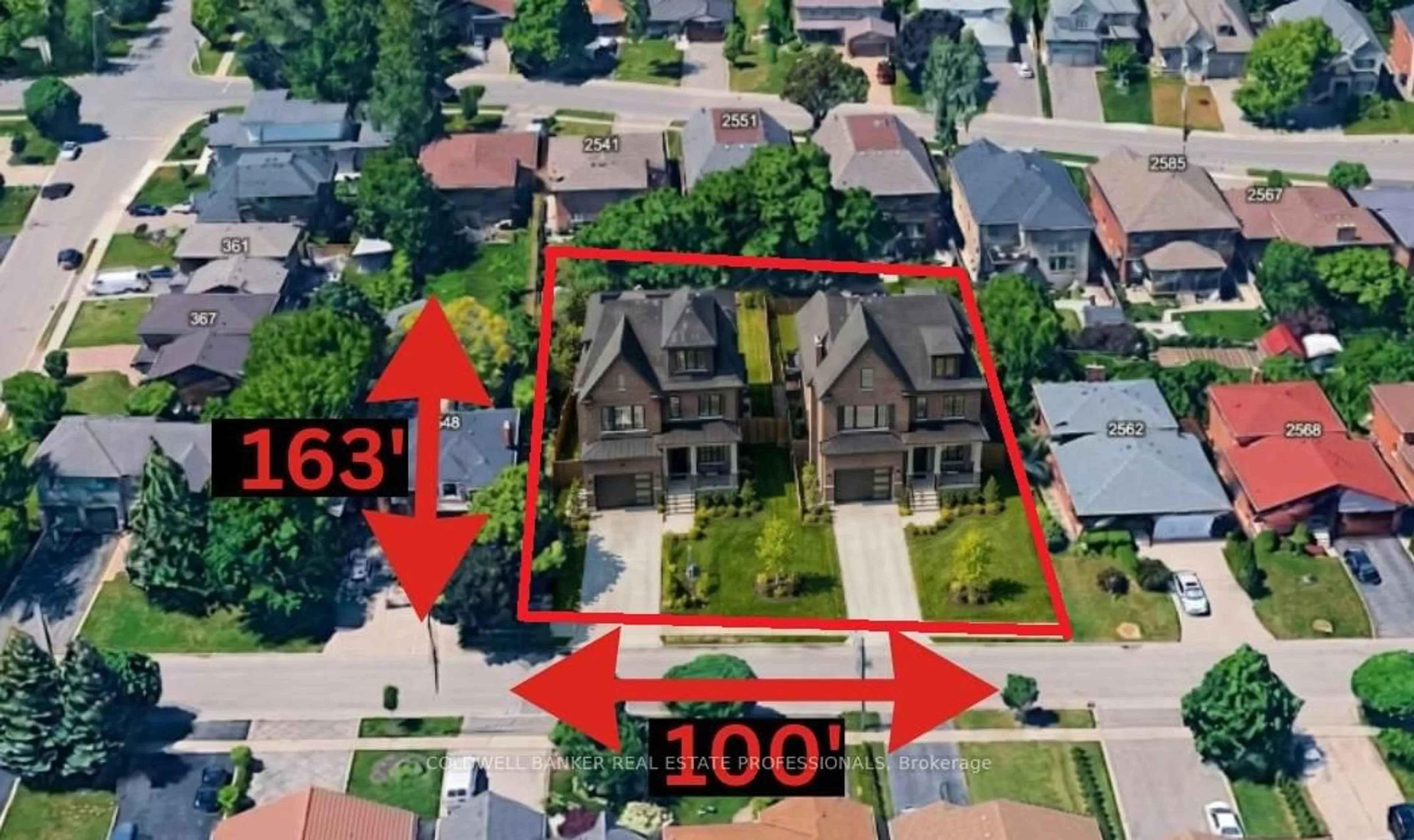 A pic from outside/outdoor area/front of a property/back of a property/a pic from drone, street for 2556 Burslem Rd, Mississauga Ontario L5A 2R6