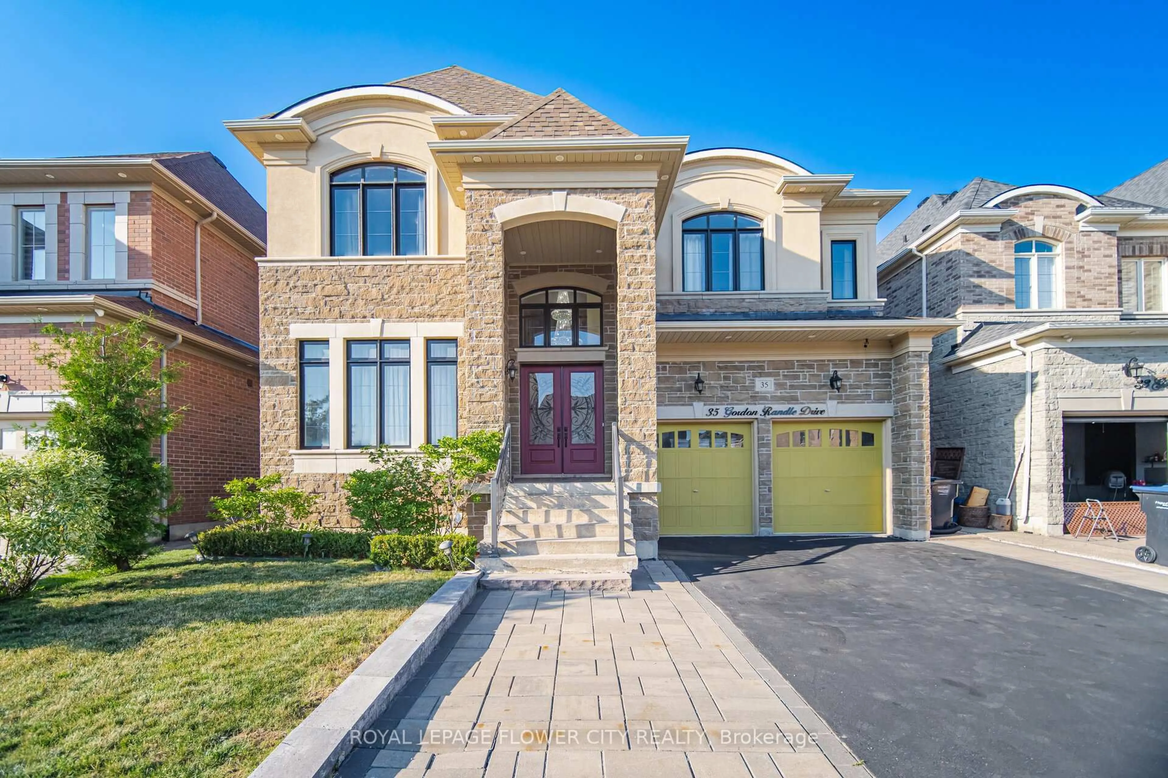 Home with brick exterior material, street for 35 Gordon Dr, Brampton Ontario L6P 4G8