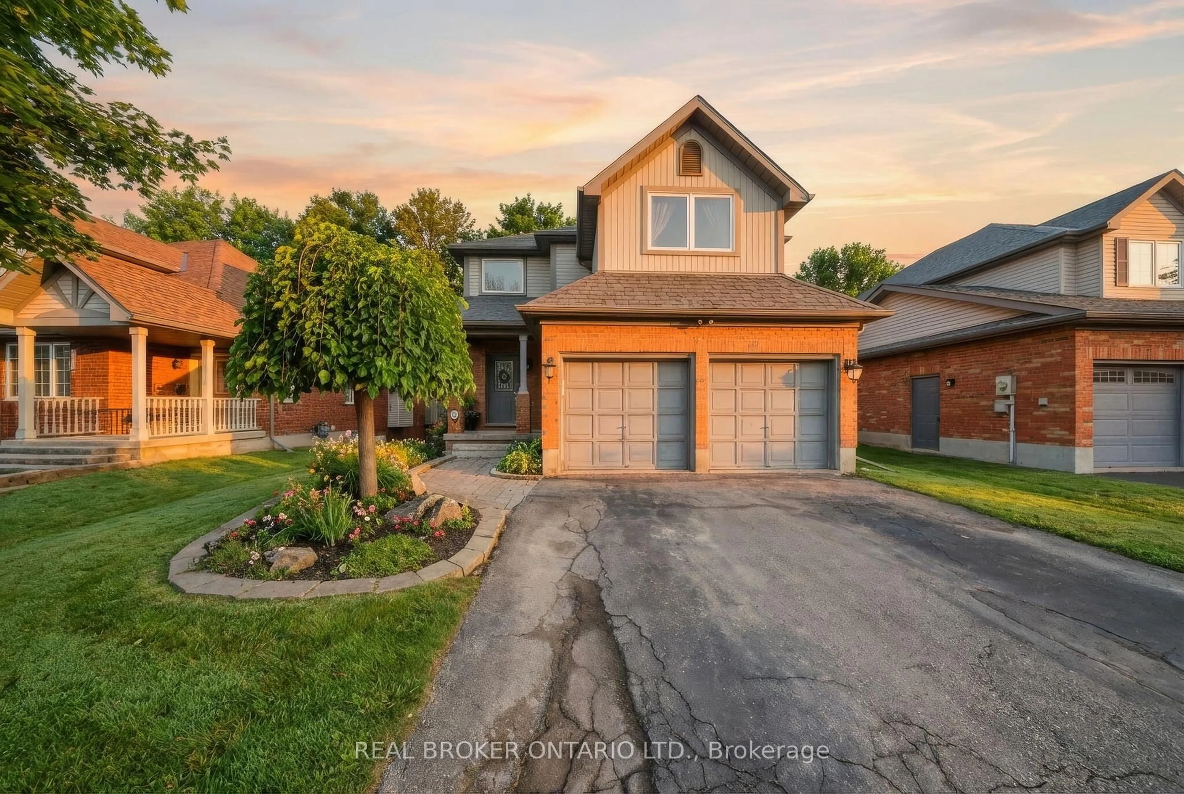 Home with brick exterior material, street for 29 Alder St, Orangeville Ontario L9W 5A5