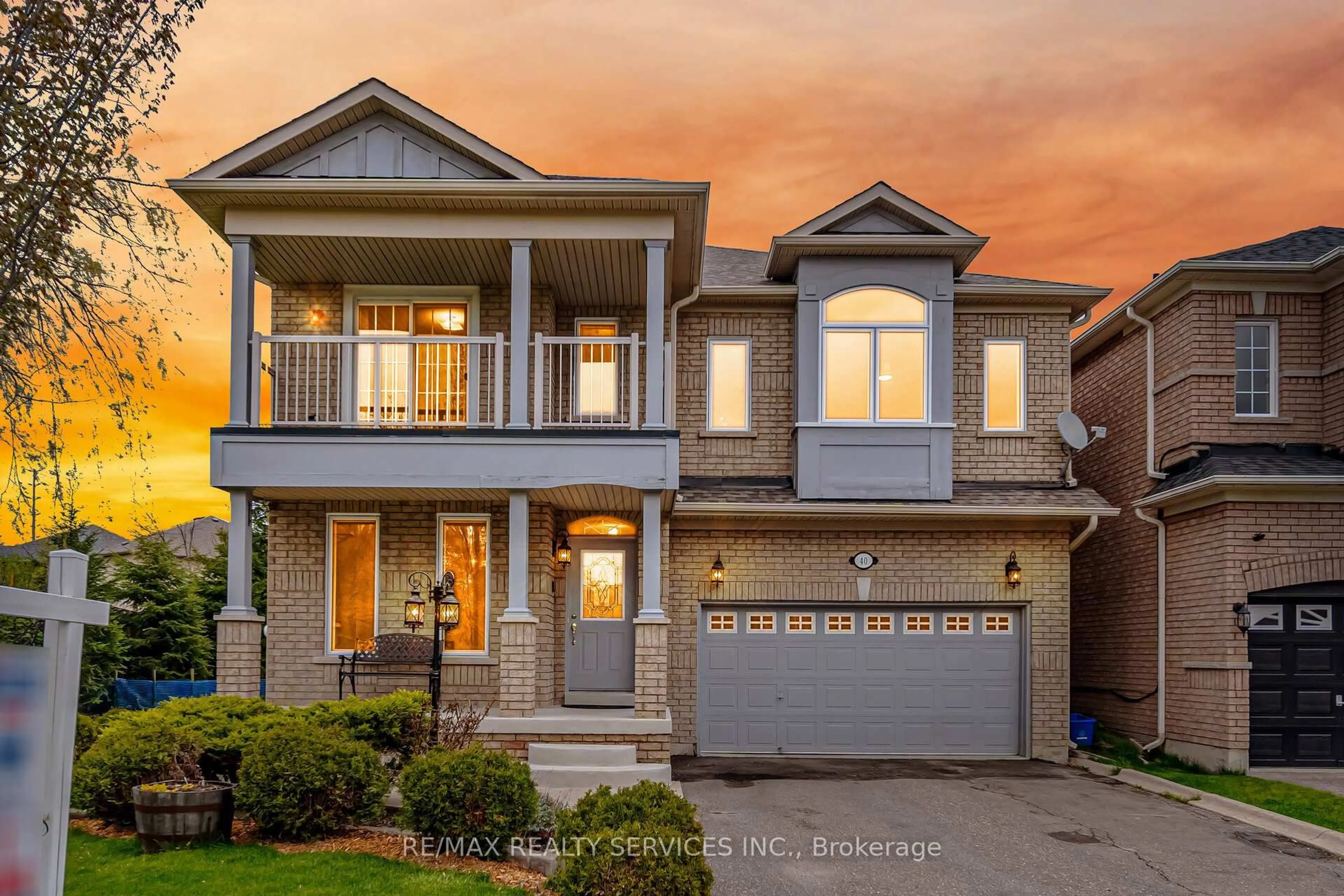 Home with vinyl exterior material, street for 40 Sir Jacobs Cres, Brampton Ontario L7A 3V2