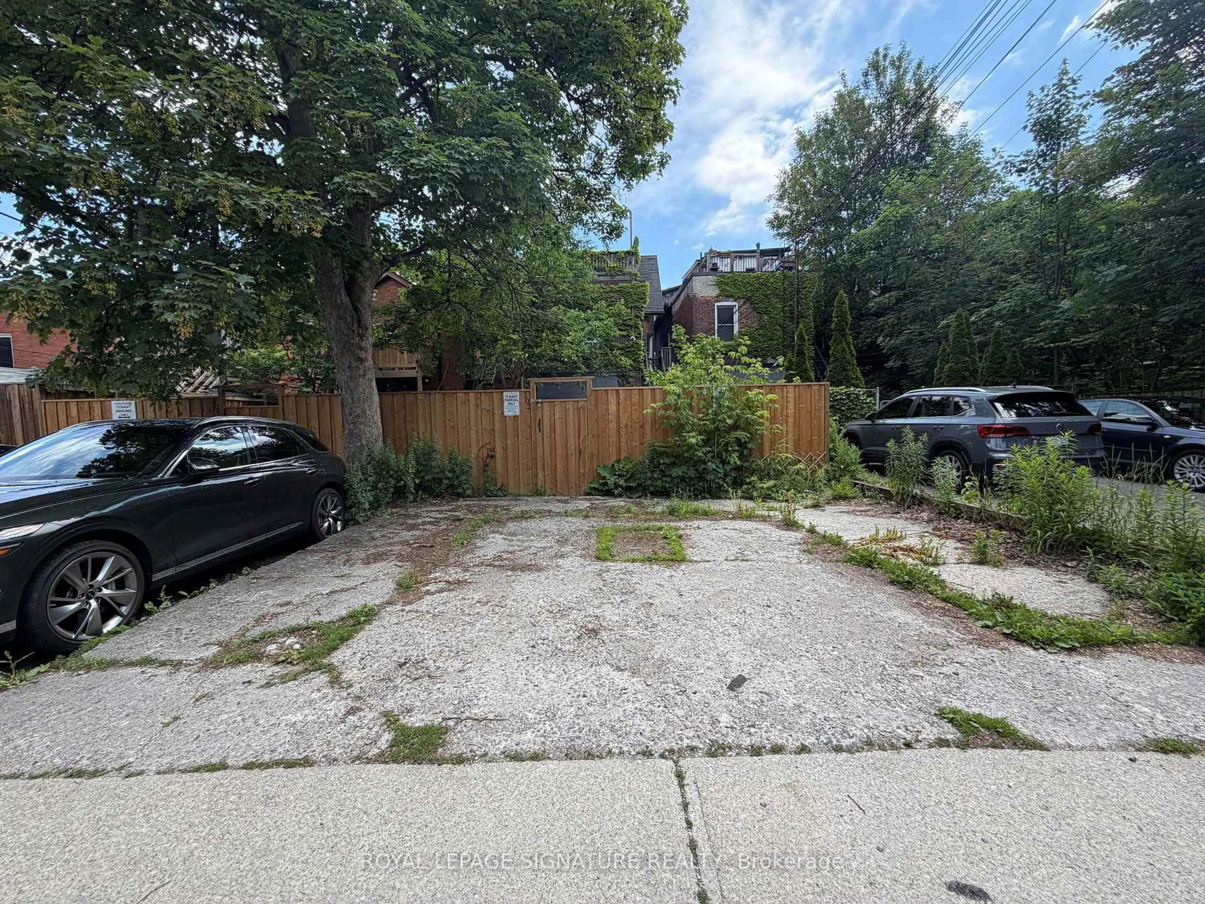A pic from outside/outdoor area/front of a property/back of a property/a pic from drone, street for 102 Cowan Ave, Toronto Ontario M6K 2N4