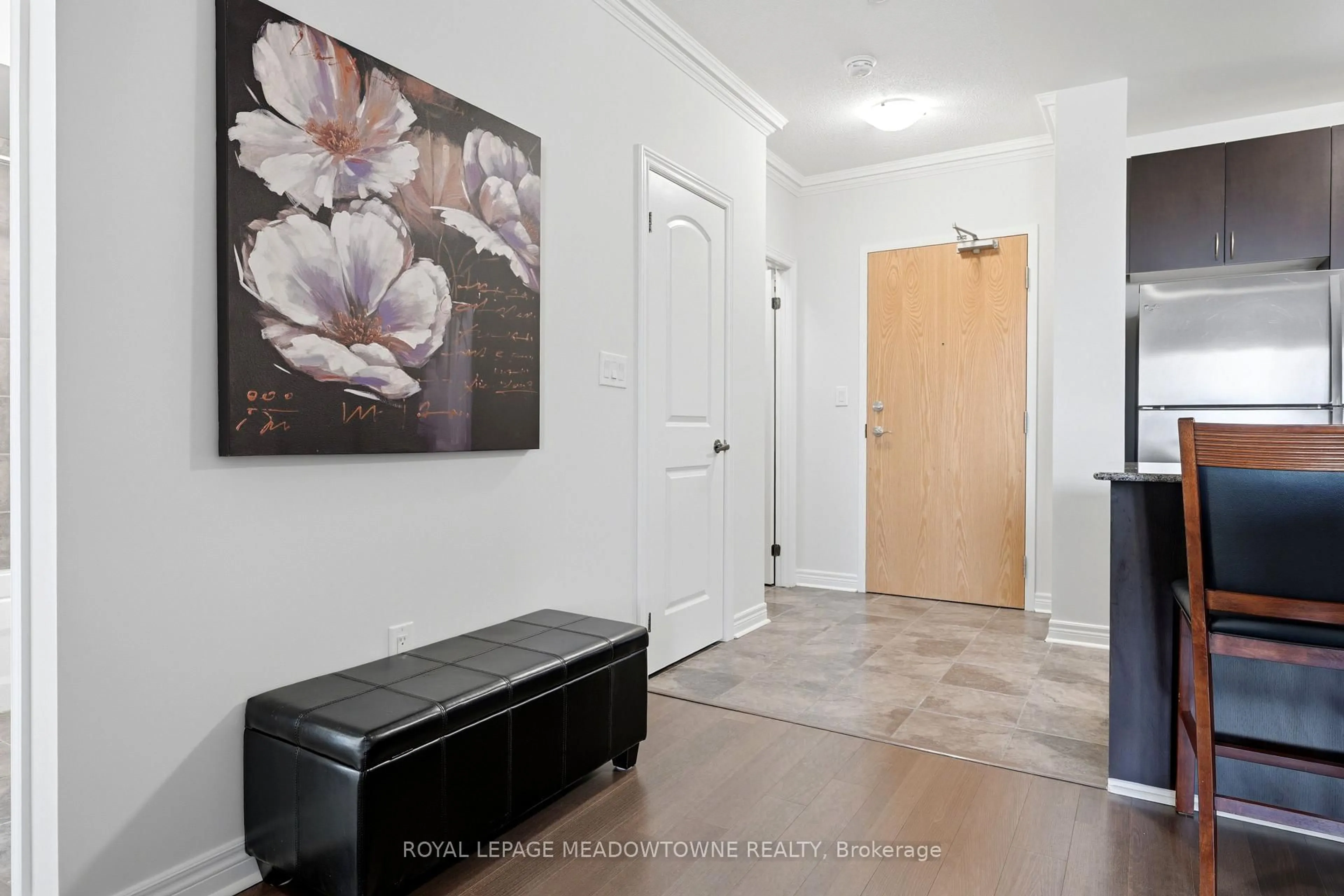 Indoor entryway for 383 Main St #308, Milton Ontario L9T 8K8