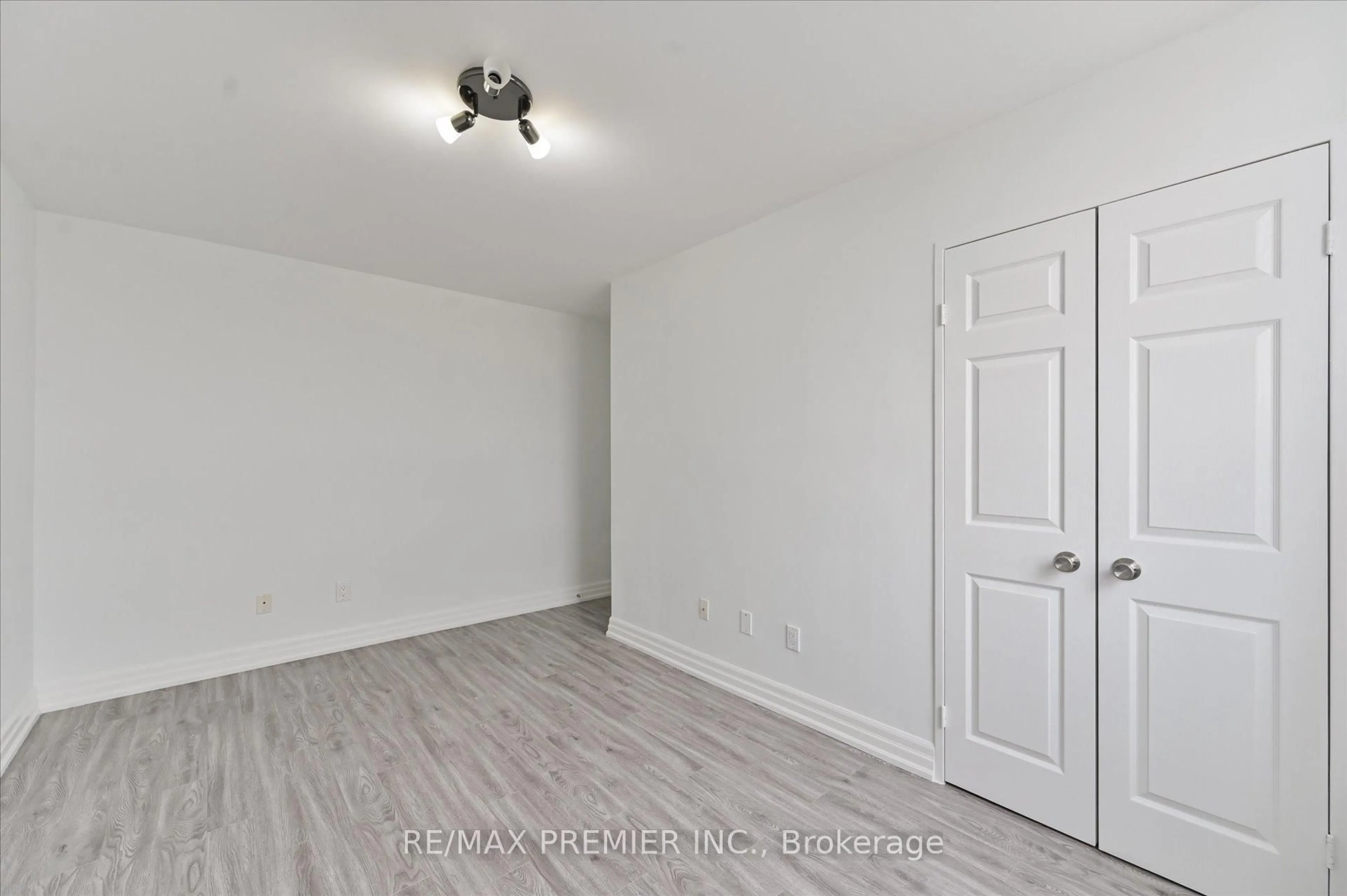 A pic of a room for 25 Four Winds Dr #604, Toronto Ontario M3J 1K8
