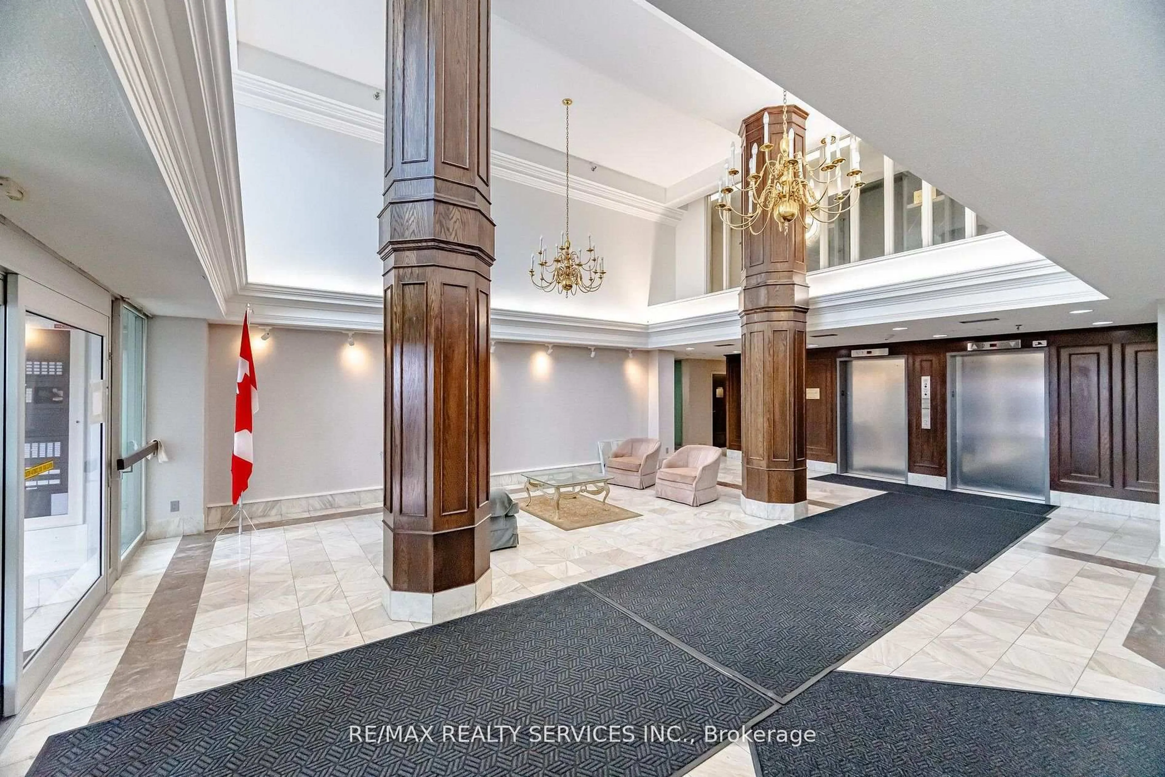 Lobby for 330 Mill St #711, Brampton Ontario L6Y 3V3