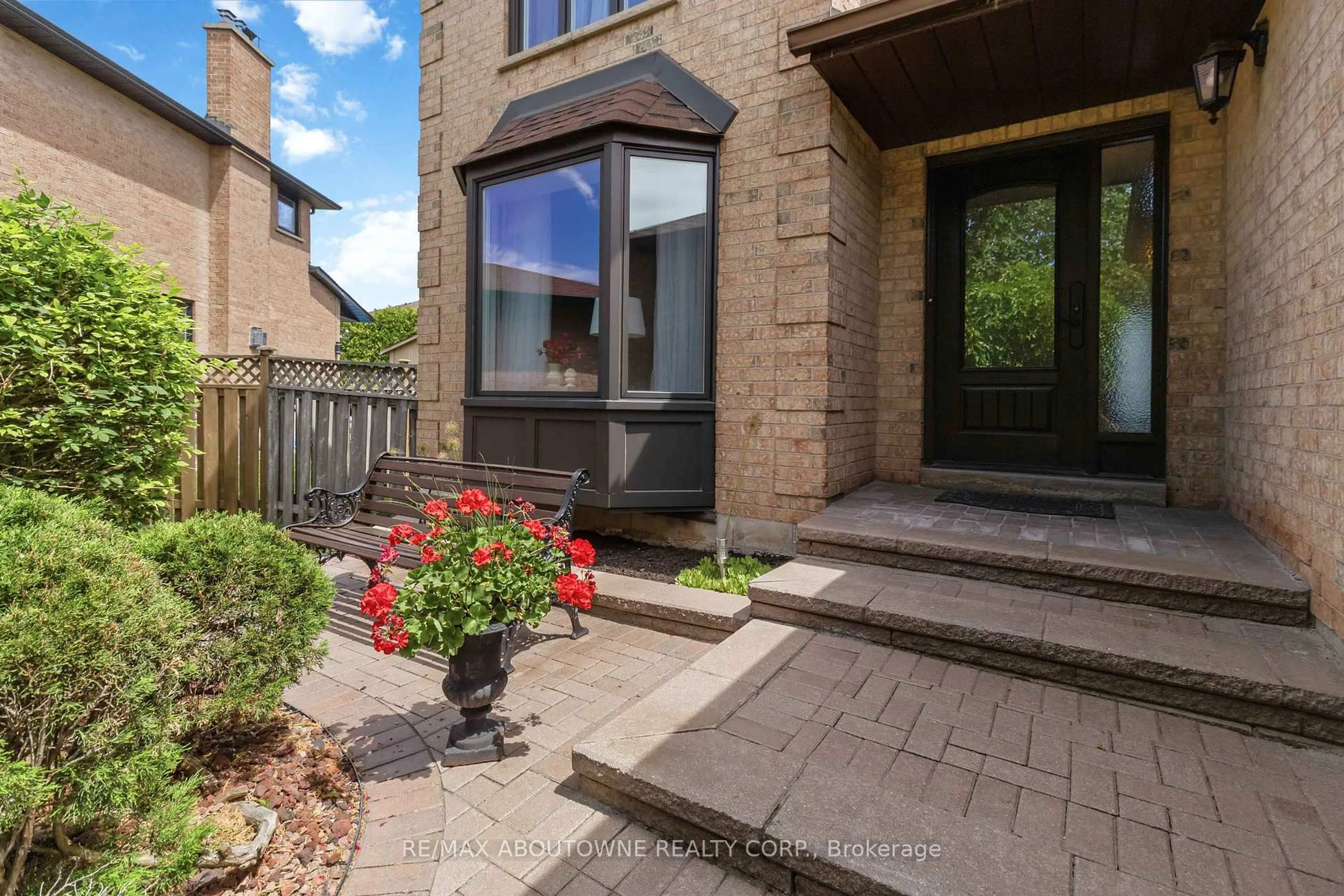Unknown for 281 Leacock Ave, Oakville Ontario L6H 5J3