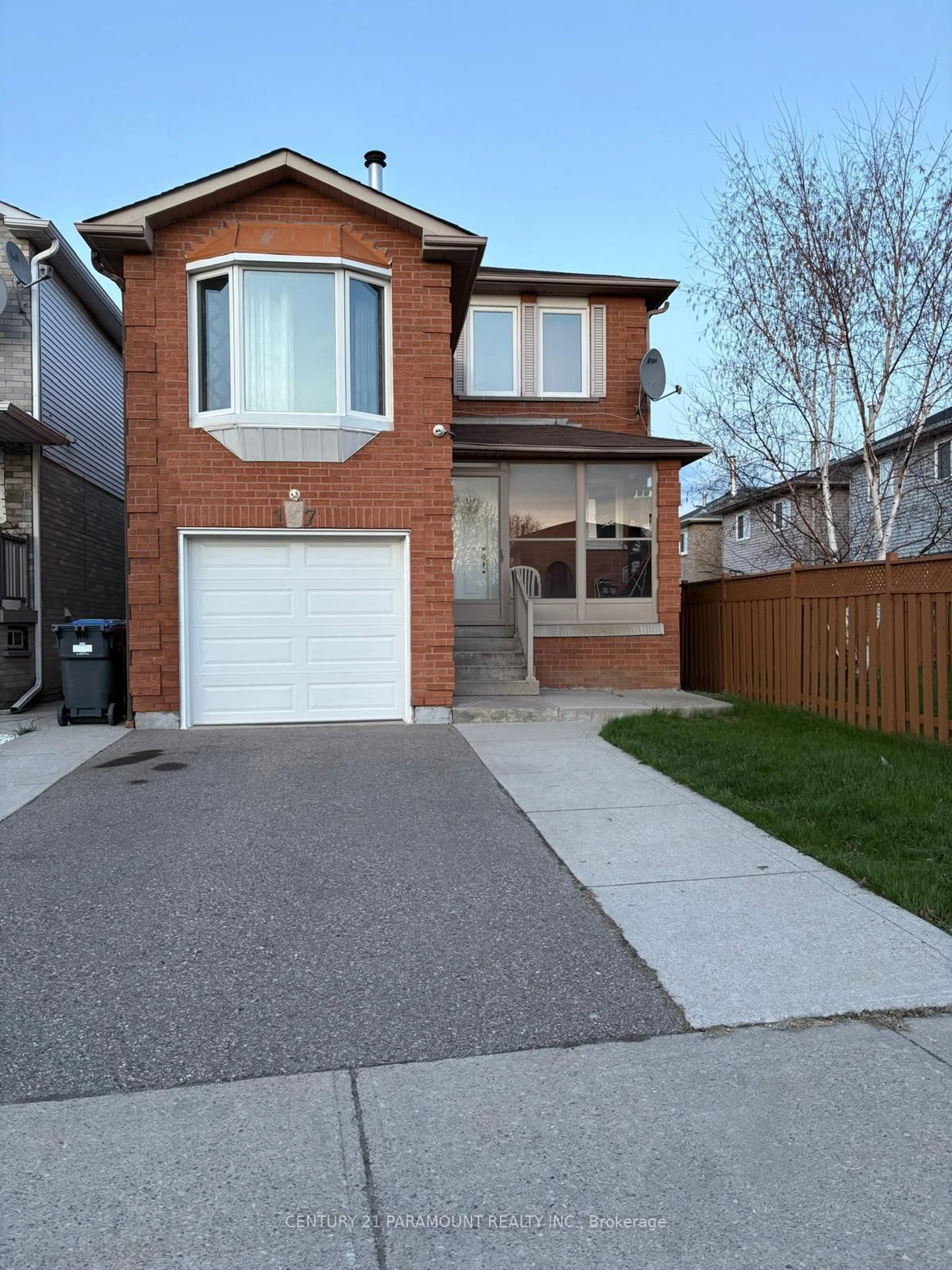 Home with vinyl exterior material, street for 17 Timberlane Dr, Brampton Ontario L6Y 3Y6