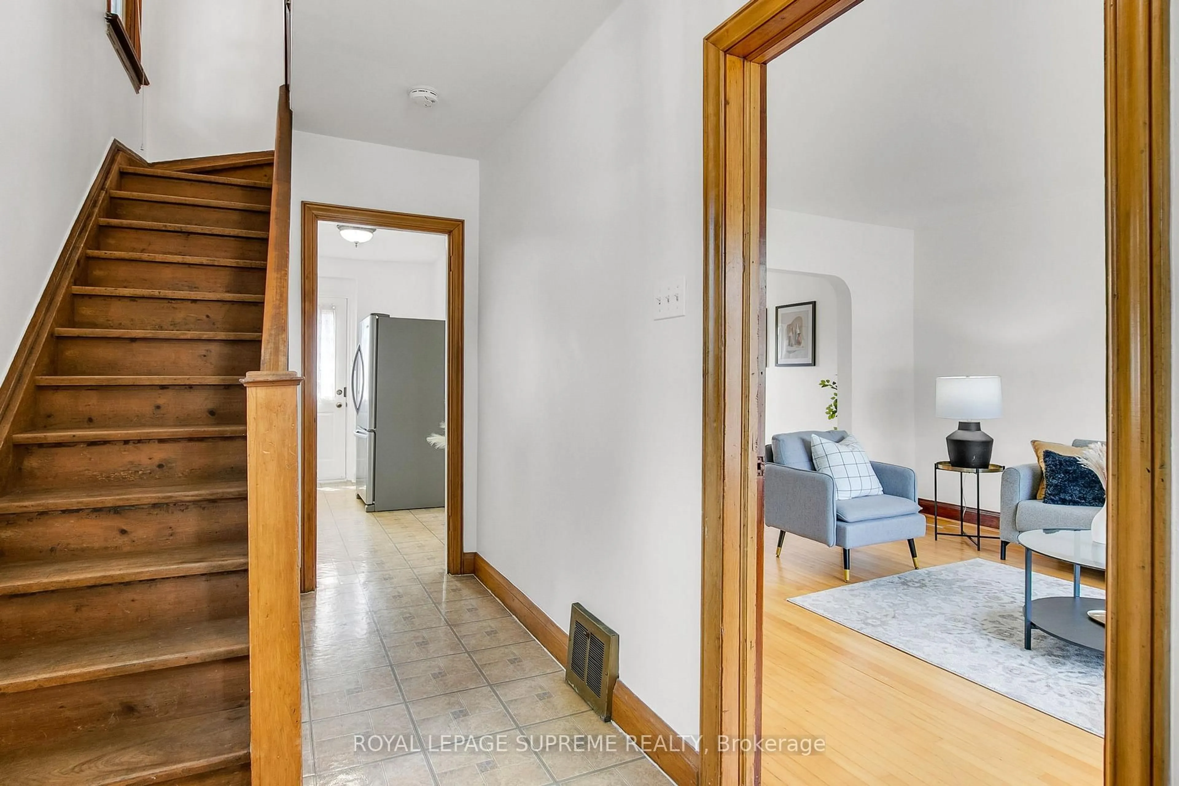 Unknown for 44 Yarrow Rd, Toronto Ontario M6M 4E3