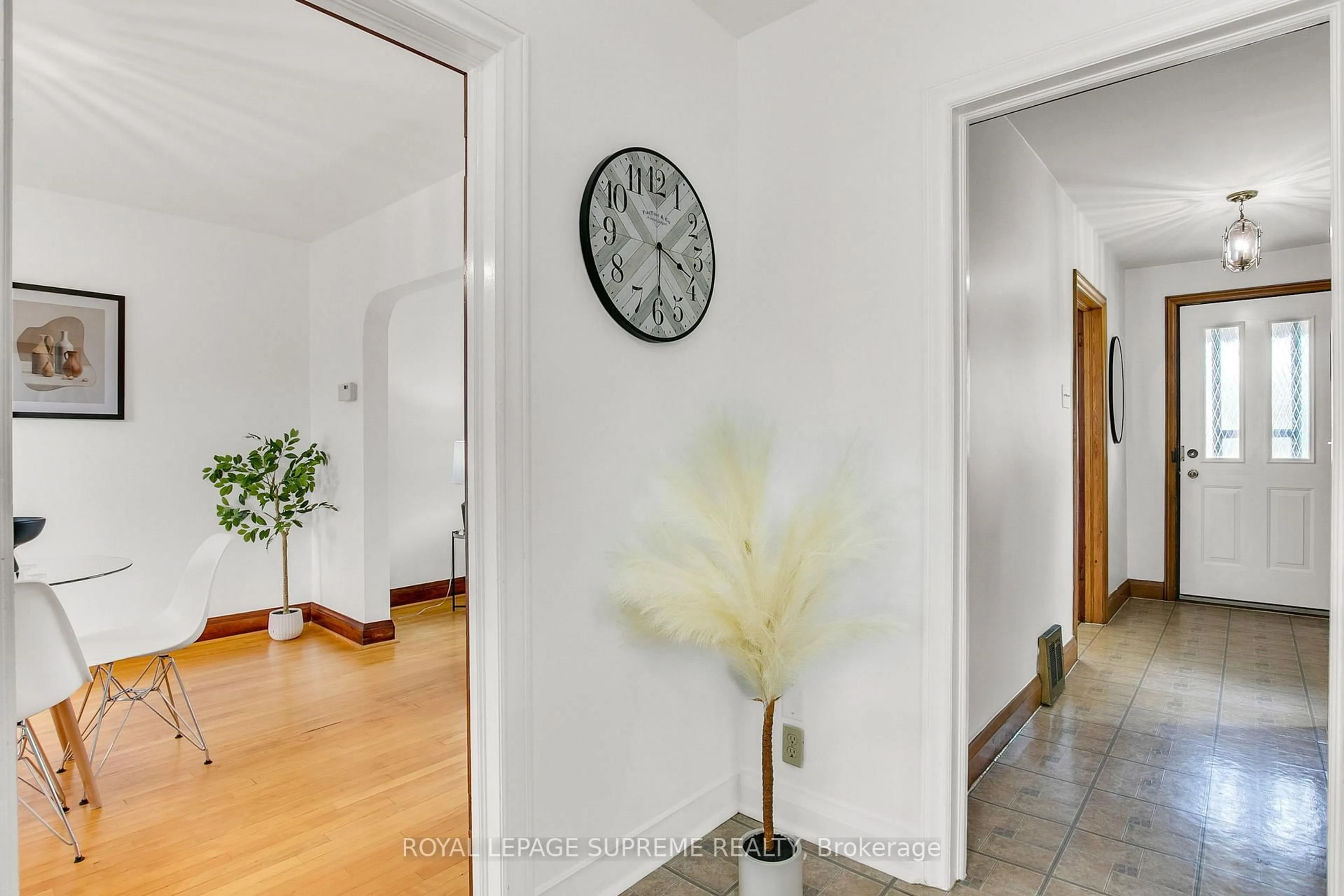 Indoor entryway for 44 Yarrow Rd, Toronto Ontario M6M 4E3