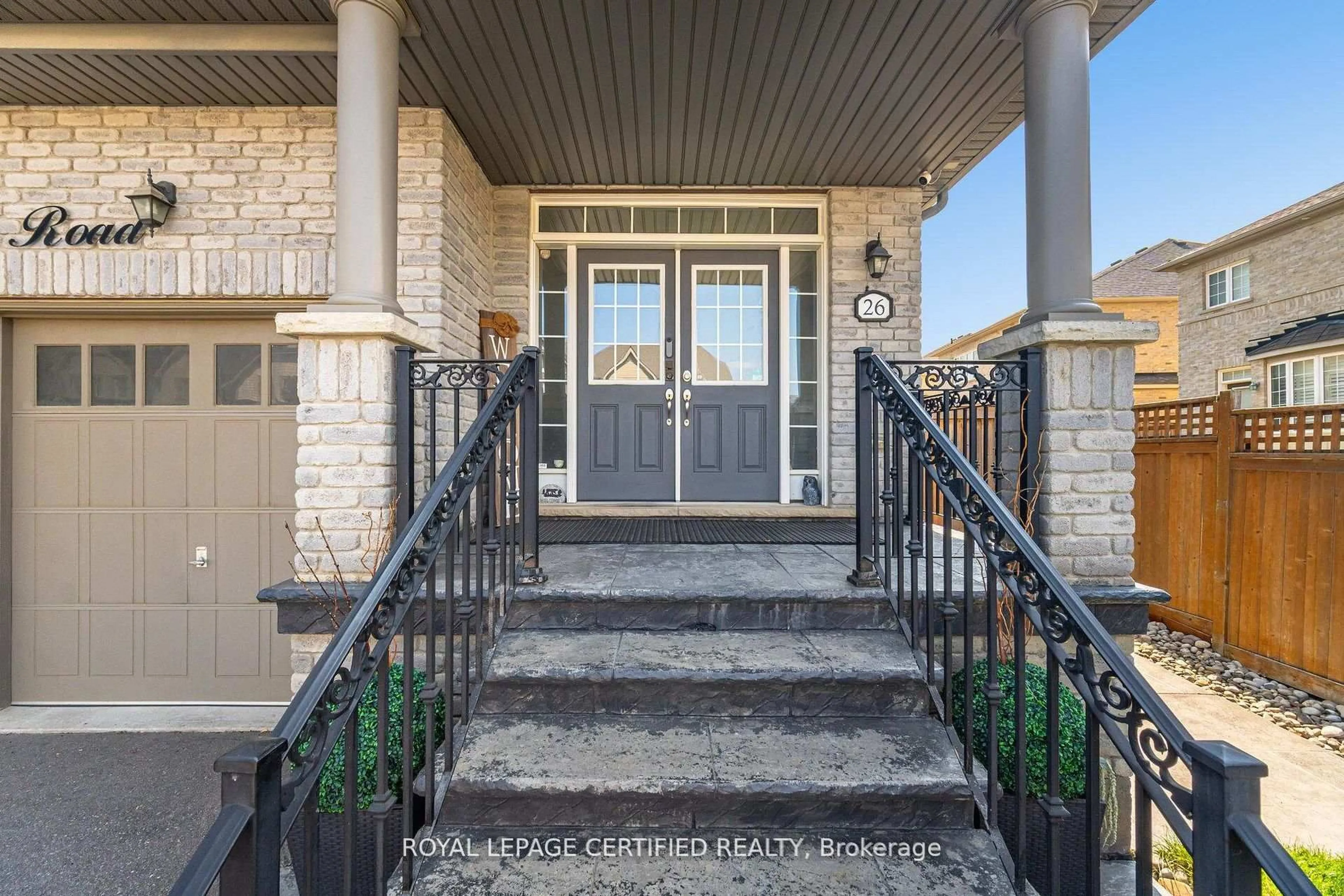 Indoor entryway for 26 Arcadia Rd, Caledon Ontario L7C 3V7