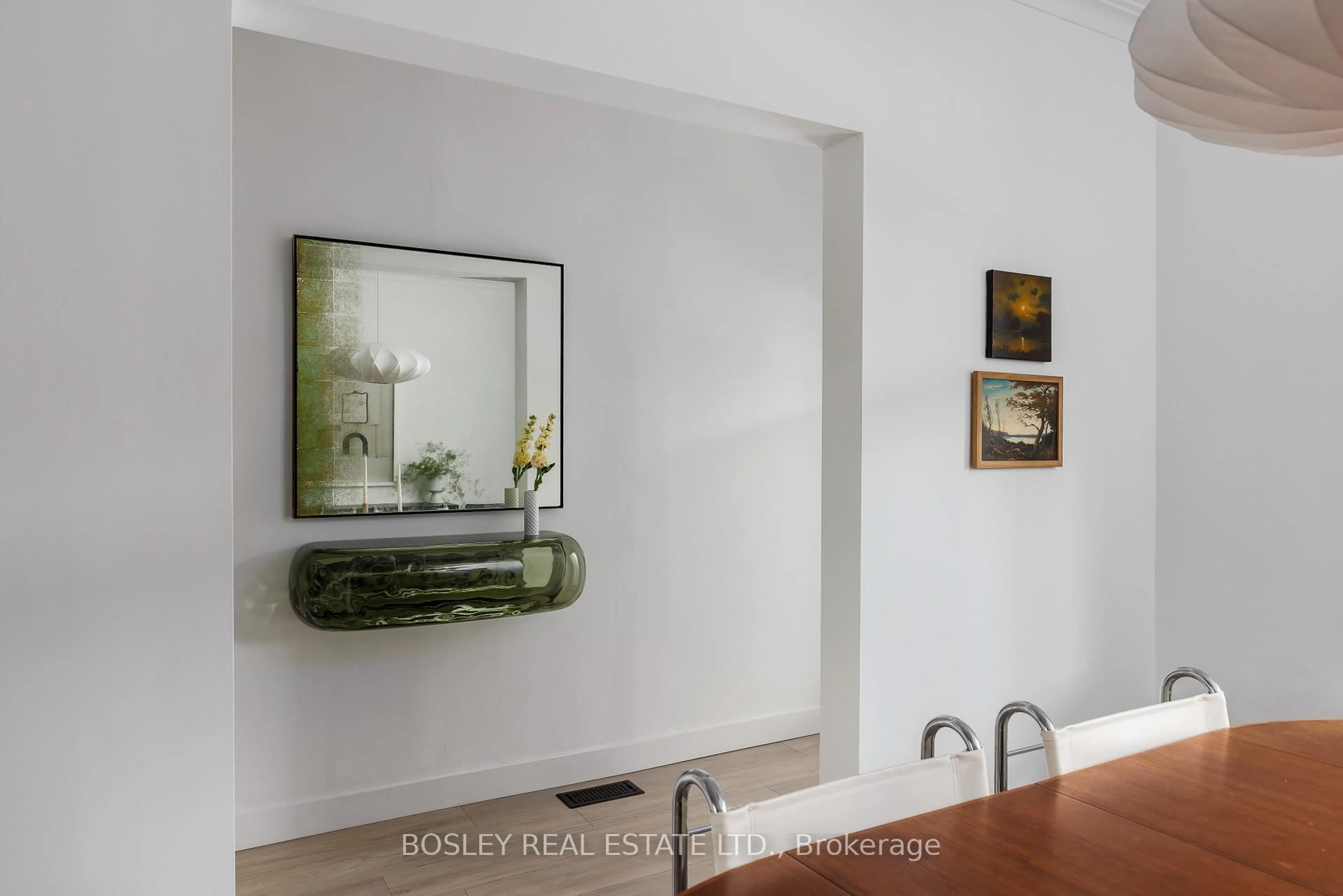Indoor entryway for 188 Symington Ave, Toronto Ontario M6P 3W6