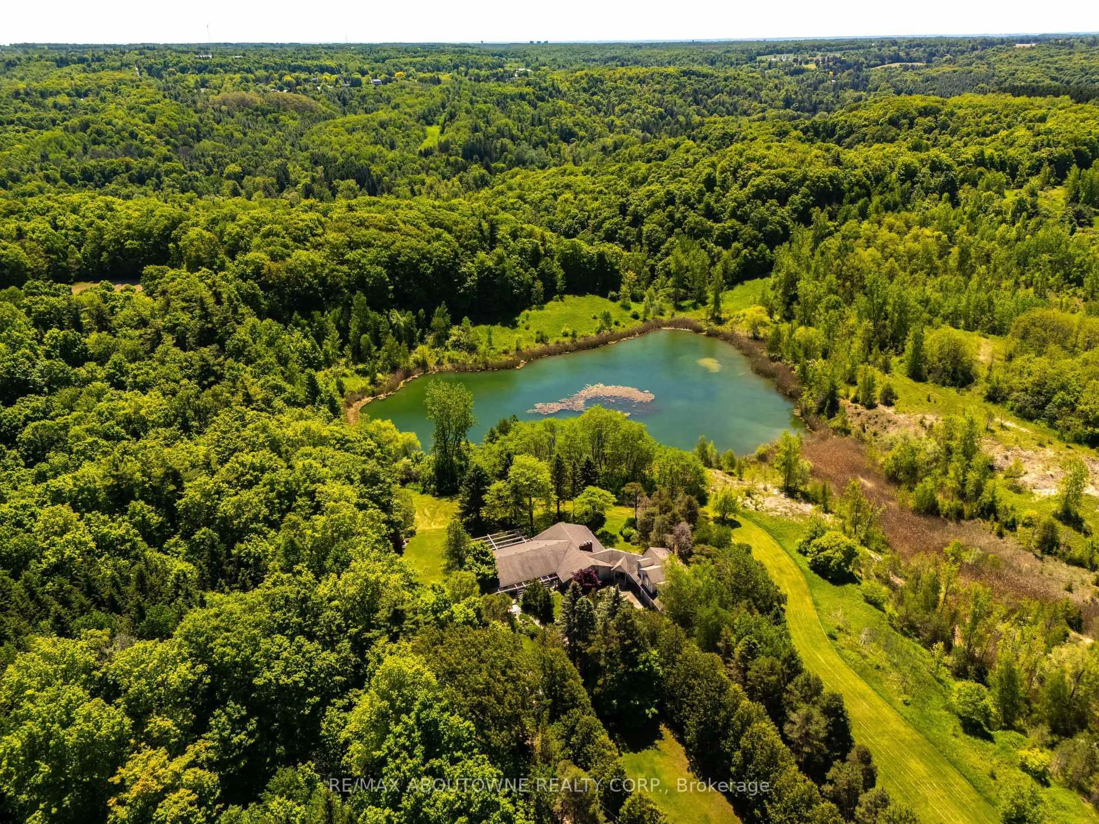 A pic from outside/outdoor area/front of a property/back of a property/a pic from drone, water/lake/river/ocean view for 2360 8 Side Rd, Burlington Ontario L7P 0M7