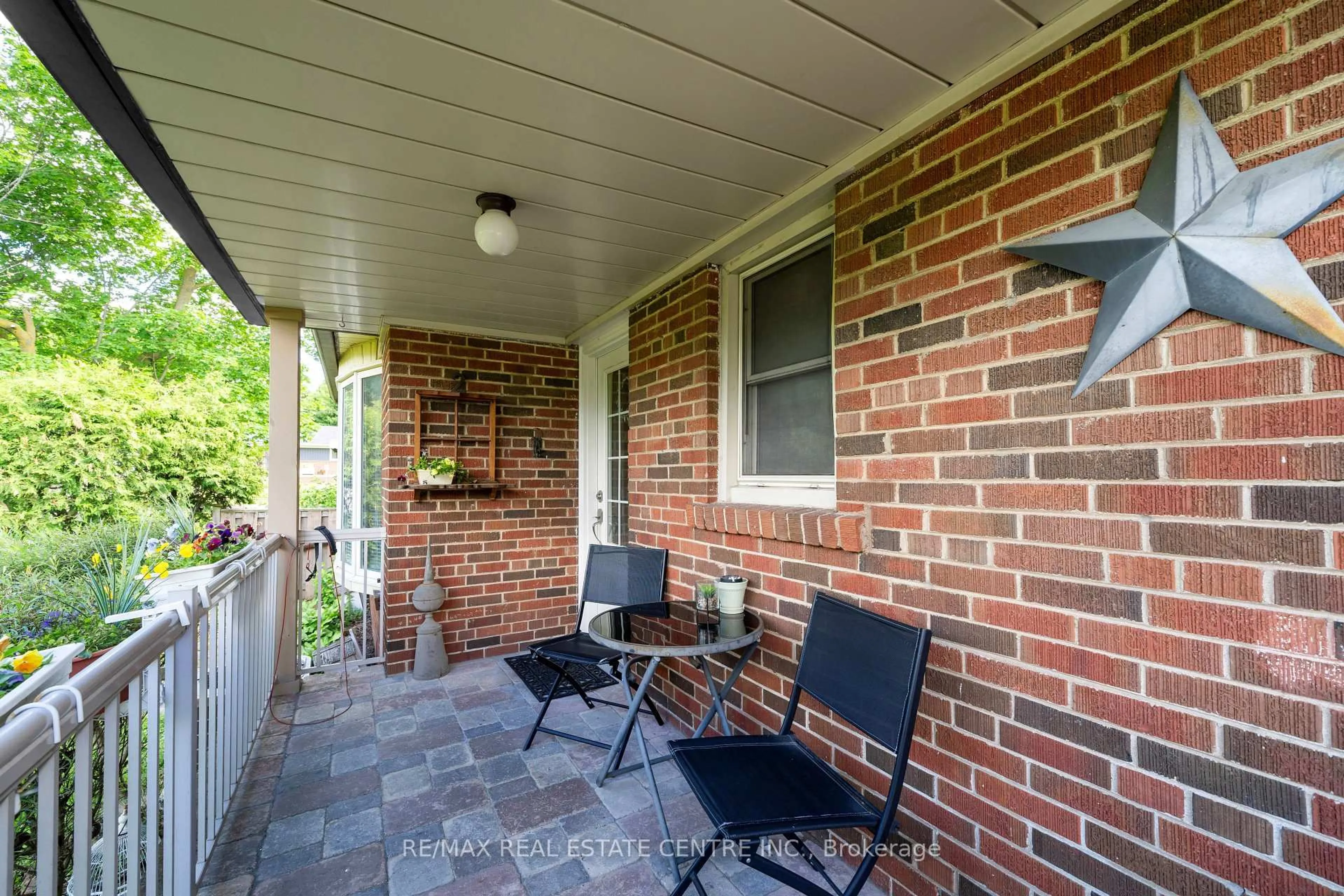 Patio, street for 2 Bard Lane, Halton Hills Ontario L7G 2M7