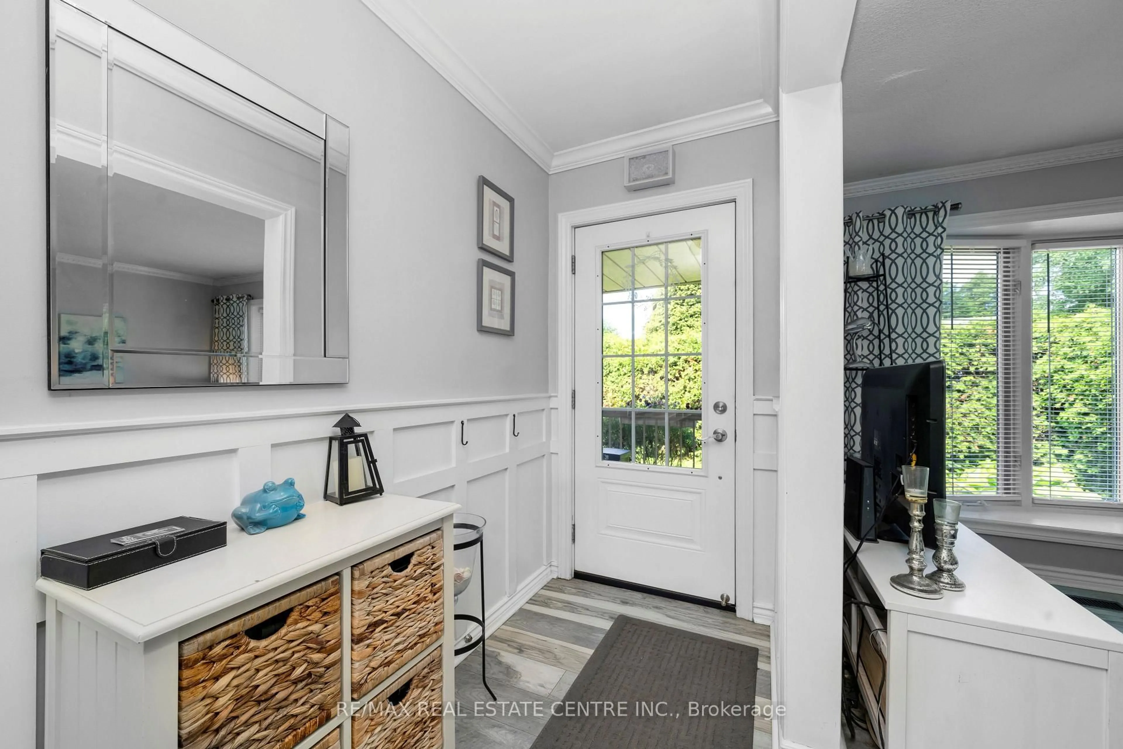 Laundry room for 2 Bard Lane, Halton Hills Ontario L7G 2M7