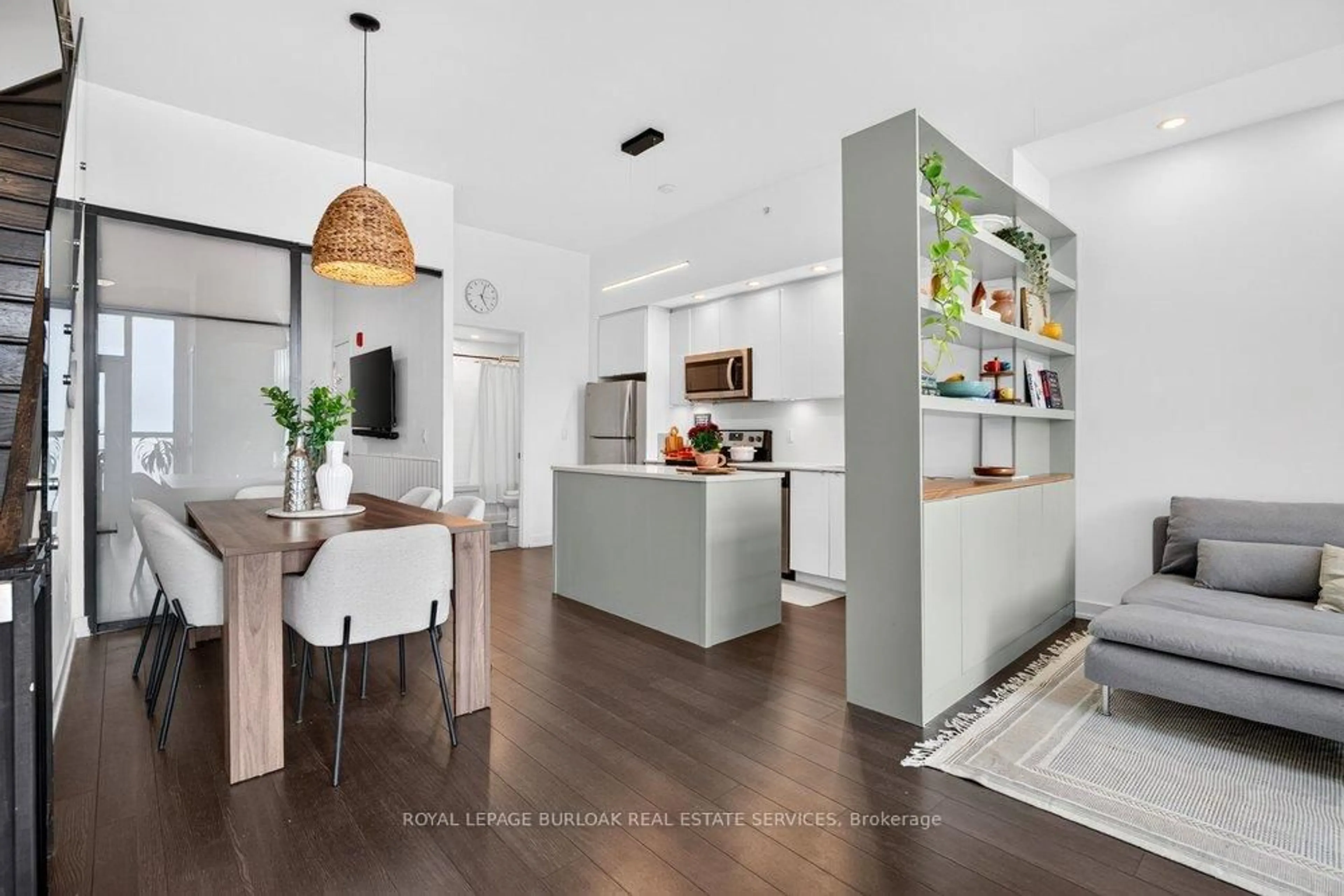 Open concept kitchen, unknown for 5240 Dundas St #B209, Burlington Ontario L7L 0J6