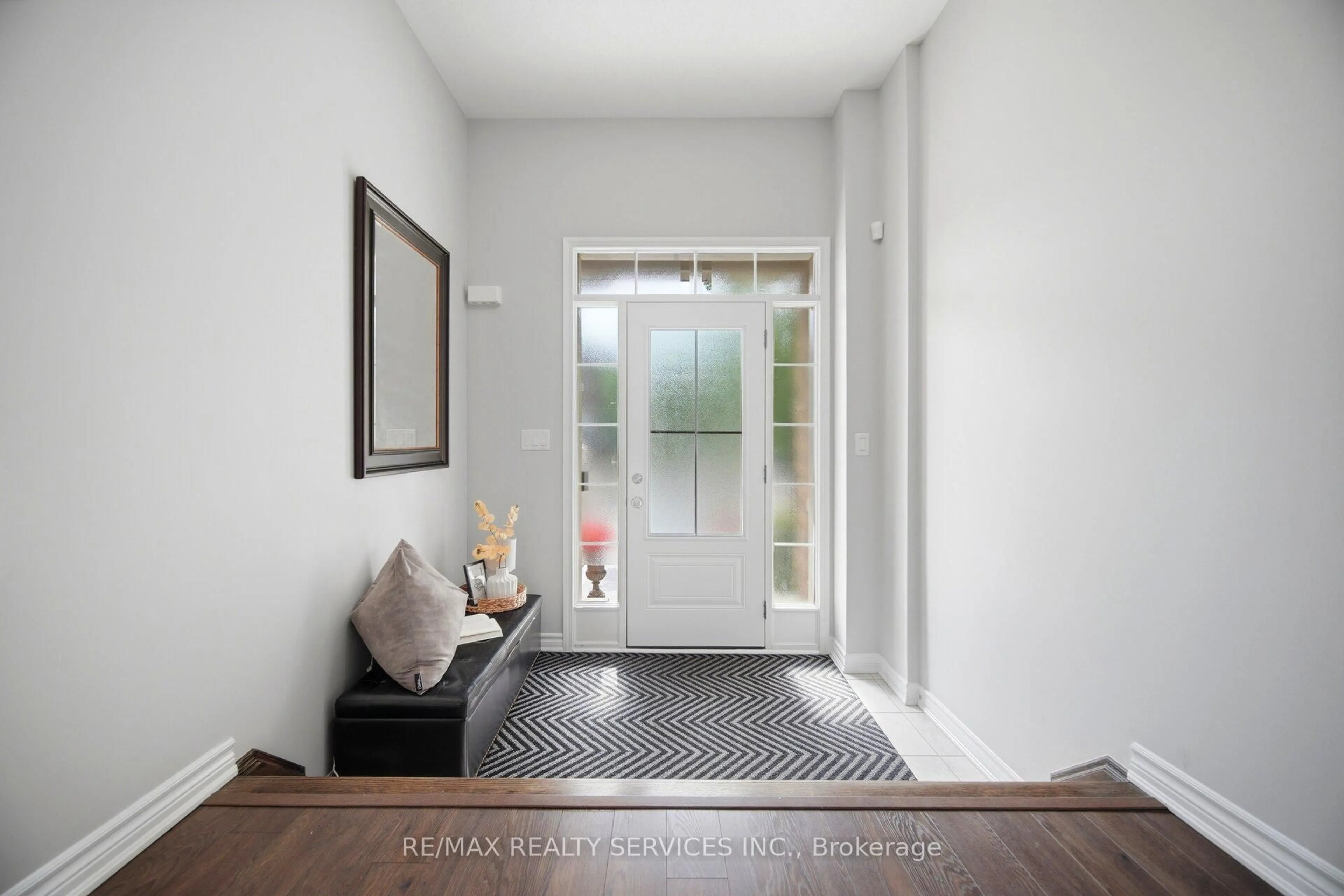 Indoor entryway for 69 Maple Cider St, Caledon Ontario L7C 4B8