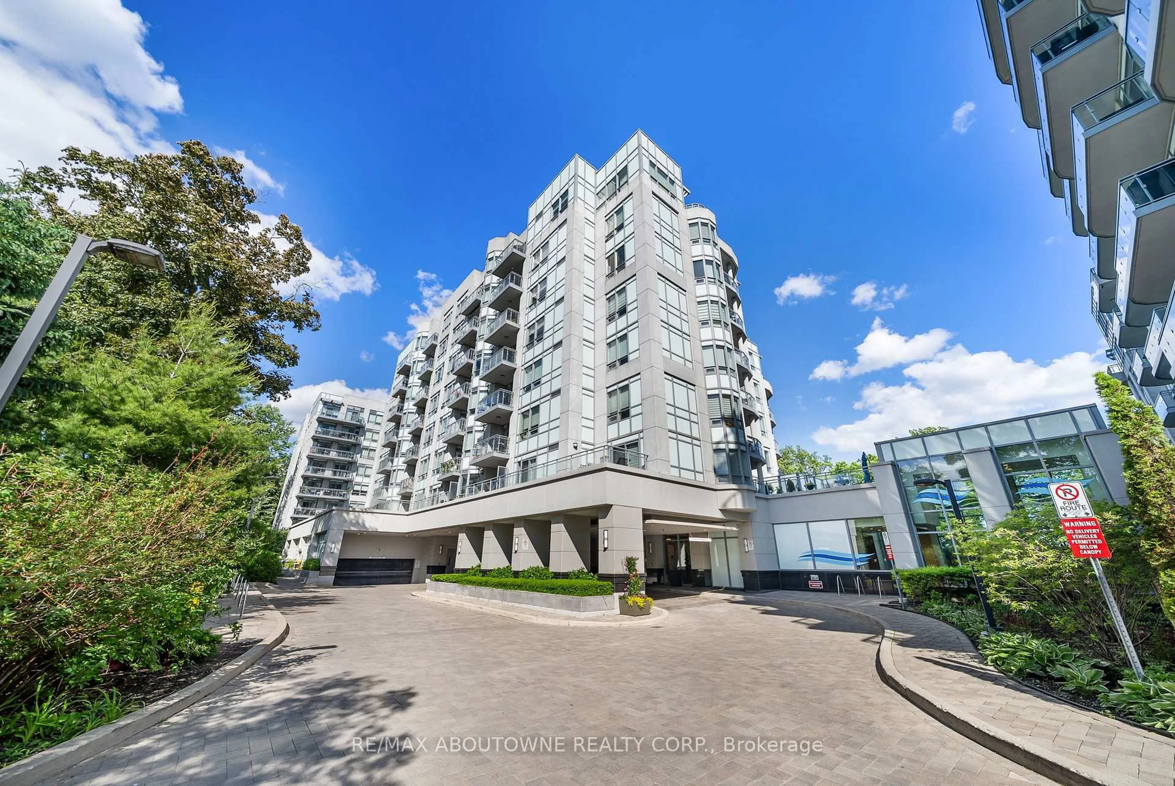 A pic from outside/outdoor area/front of a property/back of a property/a pic from drone, building for 3500 Lakeshore Rd #205, Oakville Ontario L6L 0B4