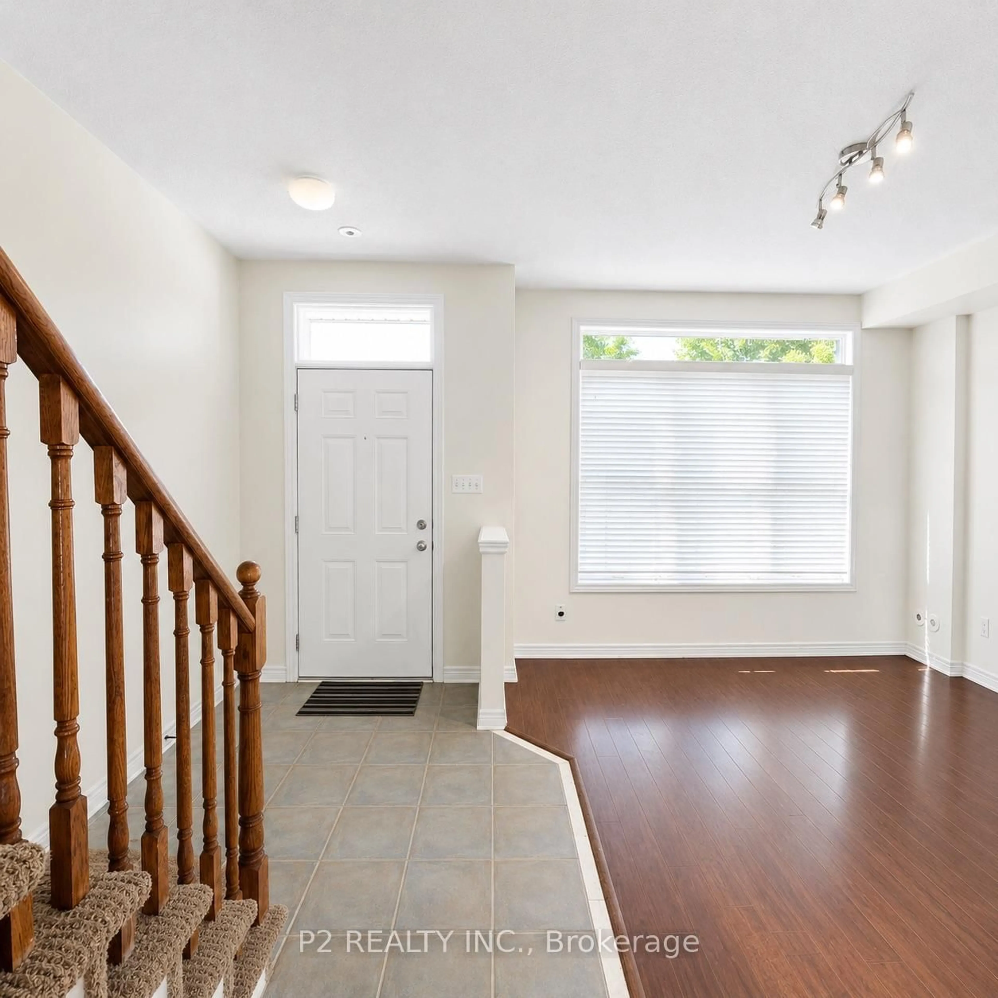Indoor entryway for 3062 Lake Shore Blvd #7, Toronto Ontario M8V 4C9