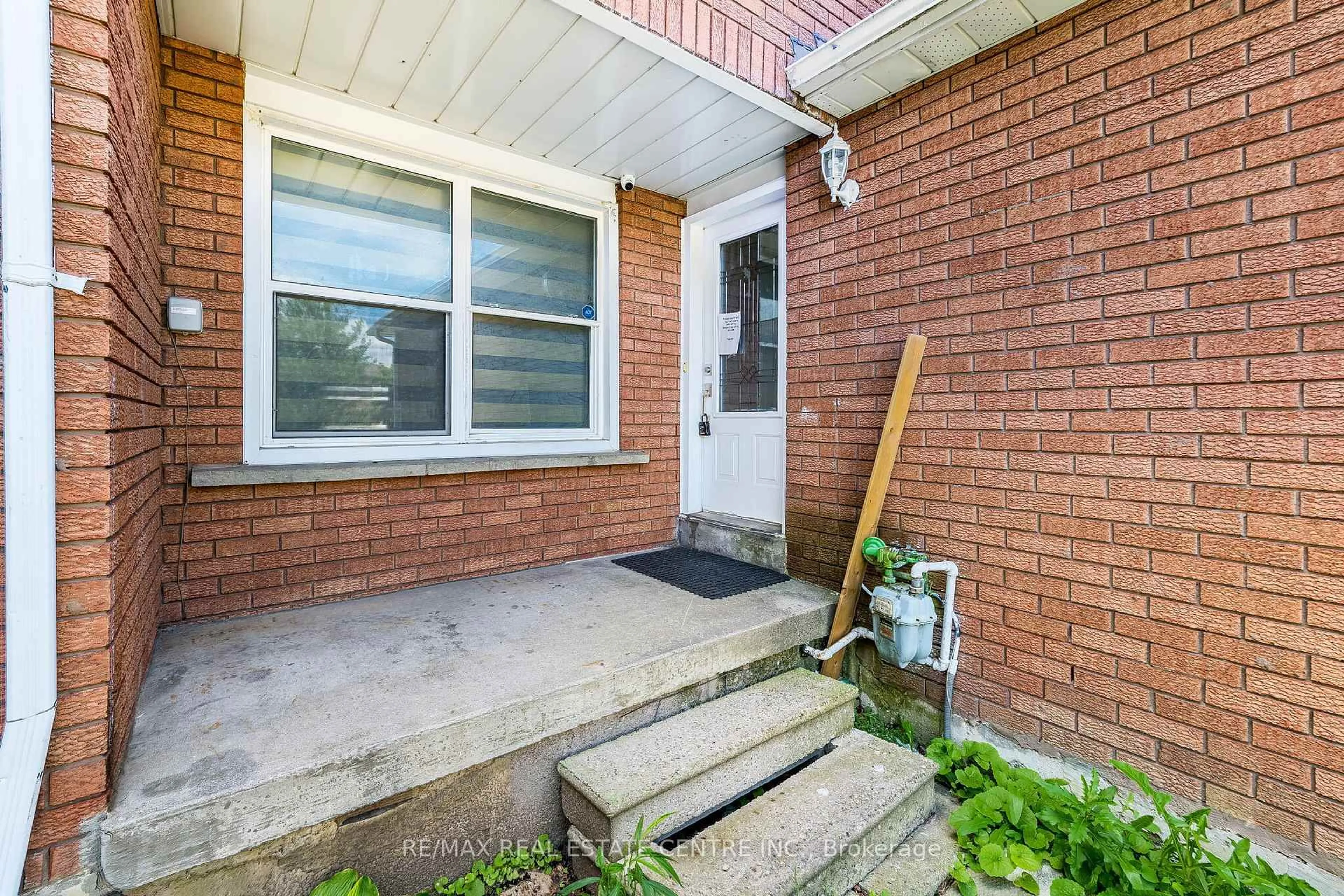 Unknown for 87 Tulip Dr, Brampton Ontario L6Y 3W9