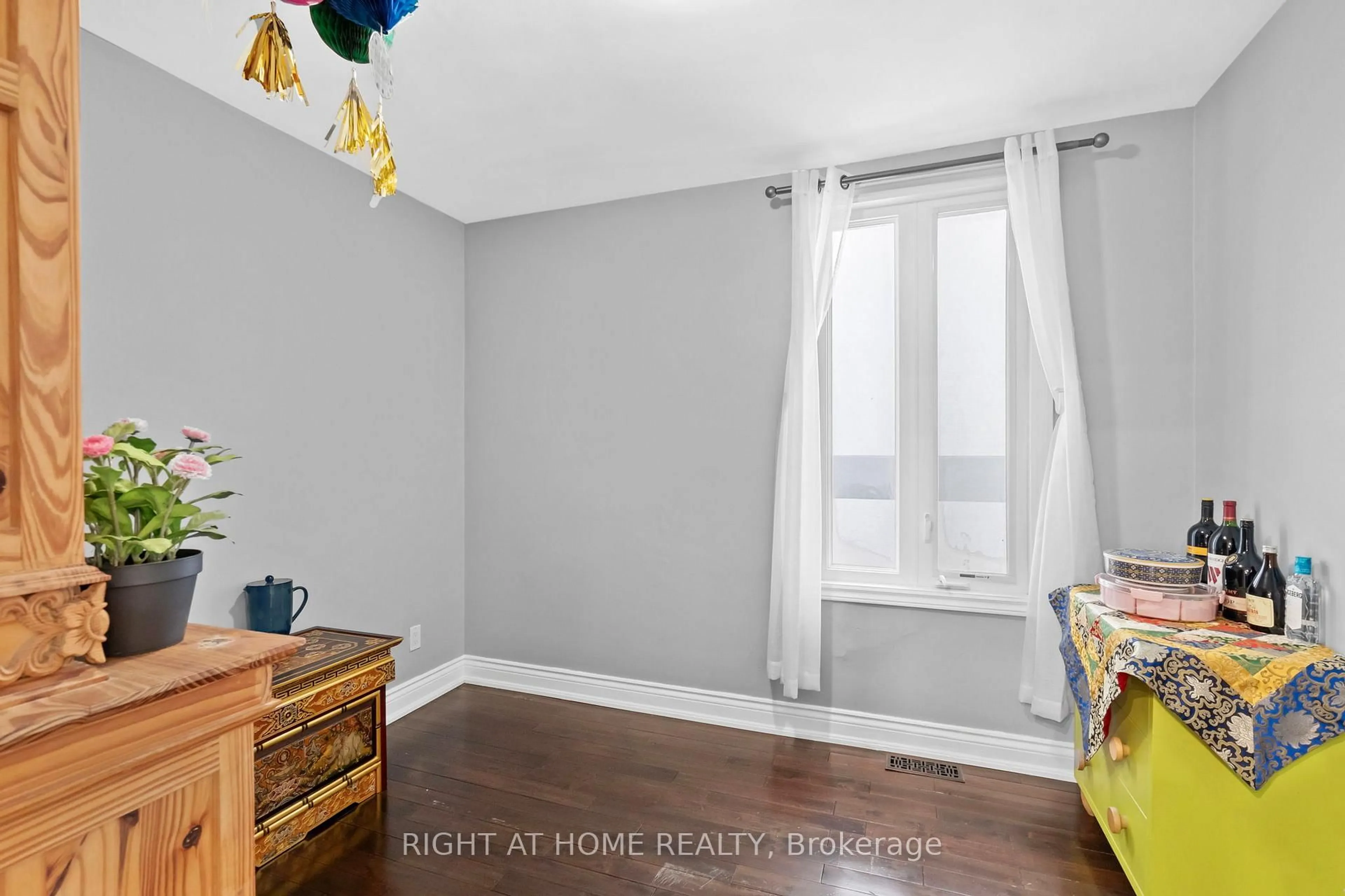 A pic of a room for 114 Newcastle St, Toronto Ontario M8Z 1C8
