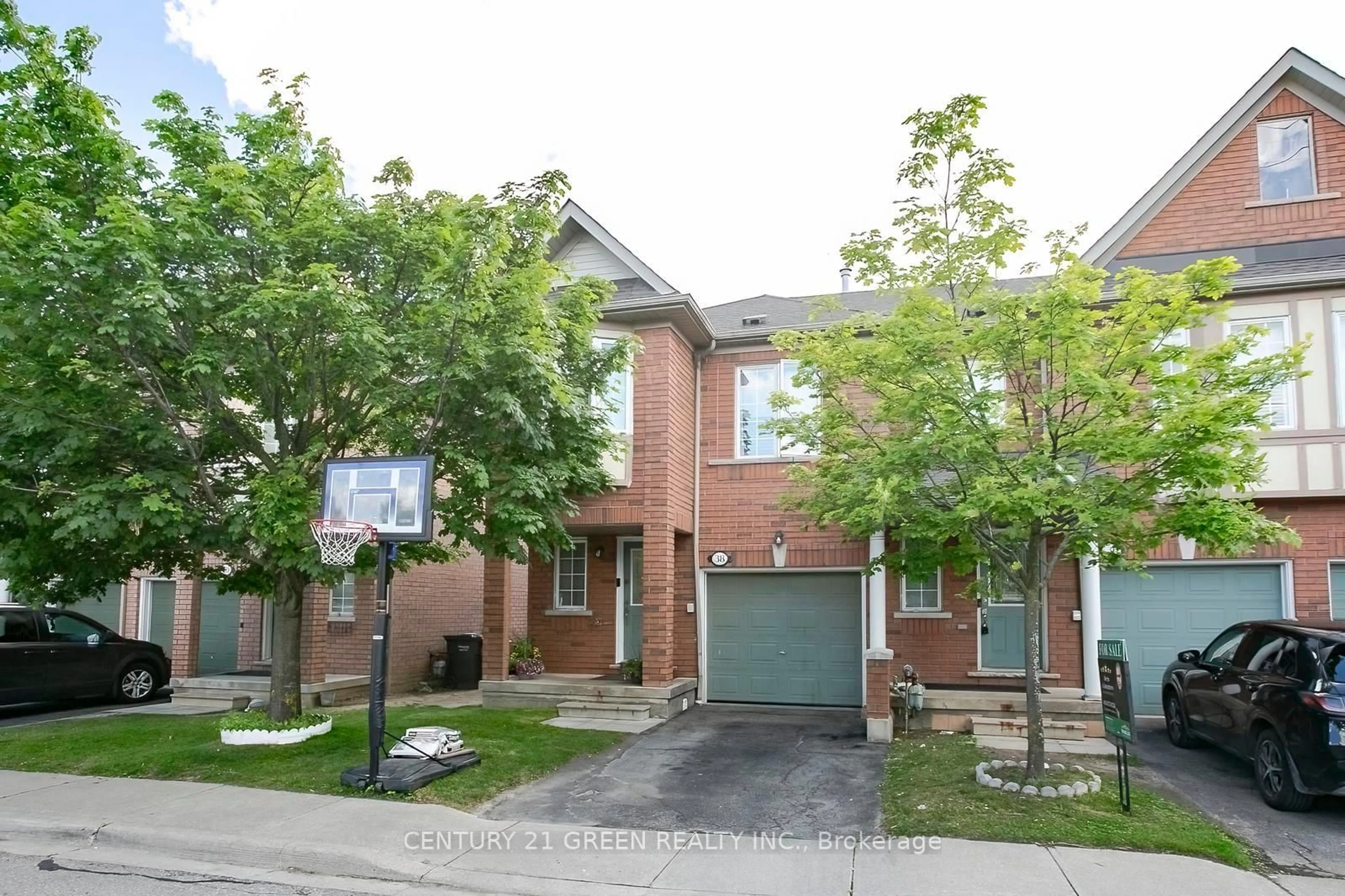 Home with brick exterior material, street for 770 Othello Crt #38, Mississauga Ontario L5W 1Y2