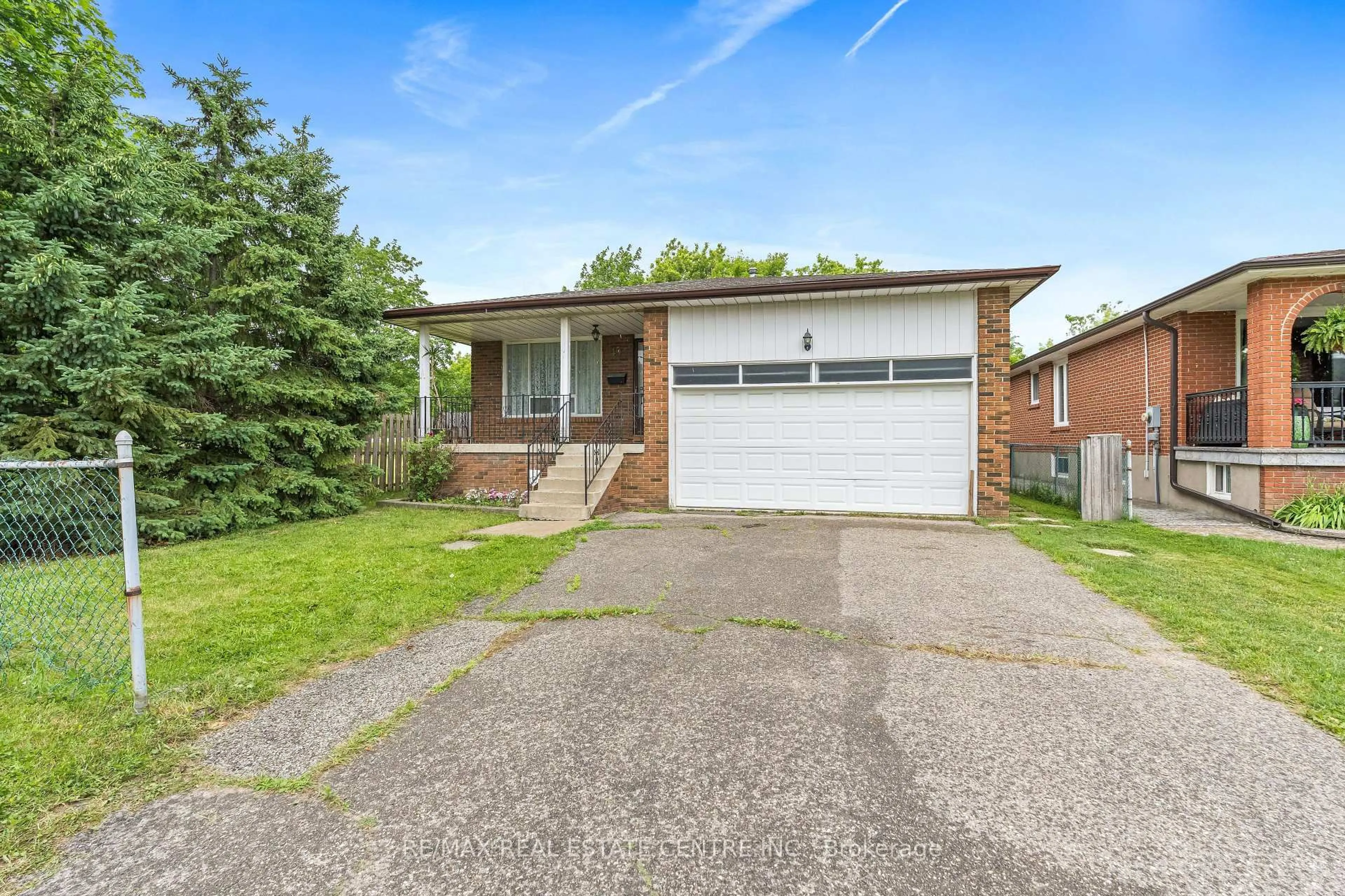 Home with brick exterior material, street for 49 Hull St, Mississauga Ontario L4T 1C4