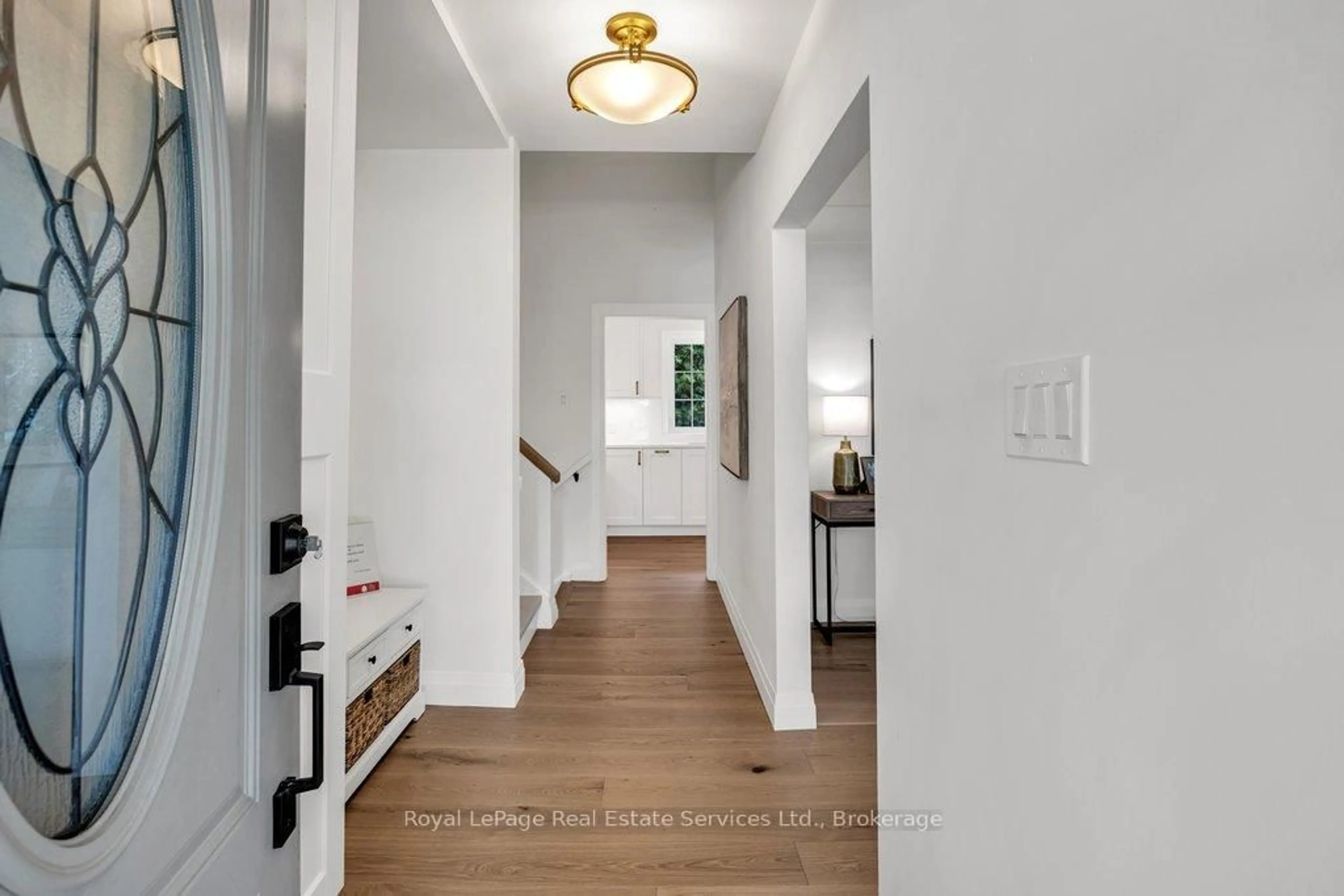 Indoor entryway for 4042 Melba Lane, Burlington Ontario L7L 2C3