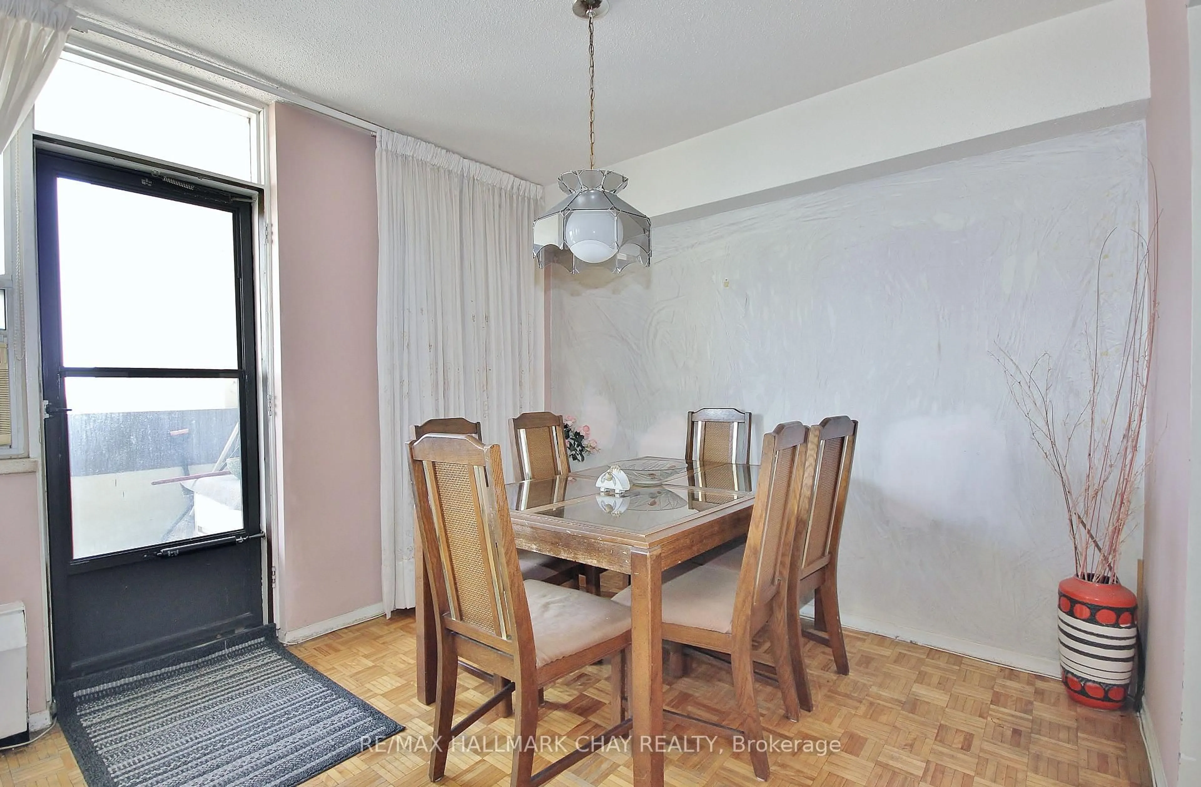 Dining room, wood/laminate floor for 1455 LAWRENCE Ave #1707, Toronto Ontario M6L 1B1