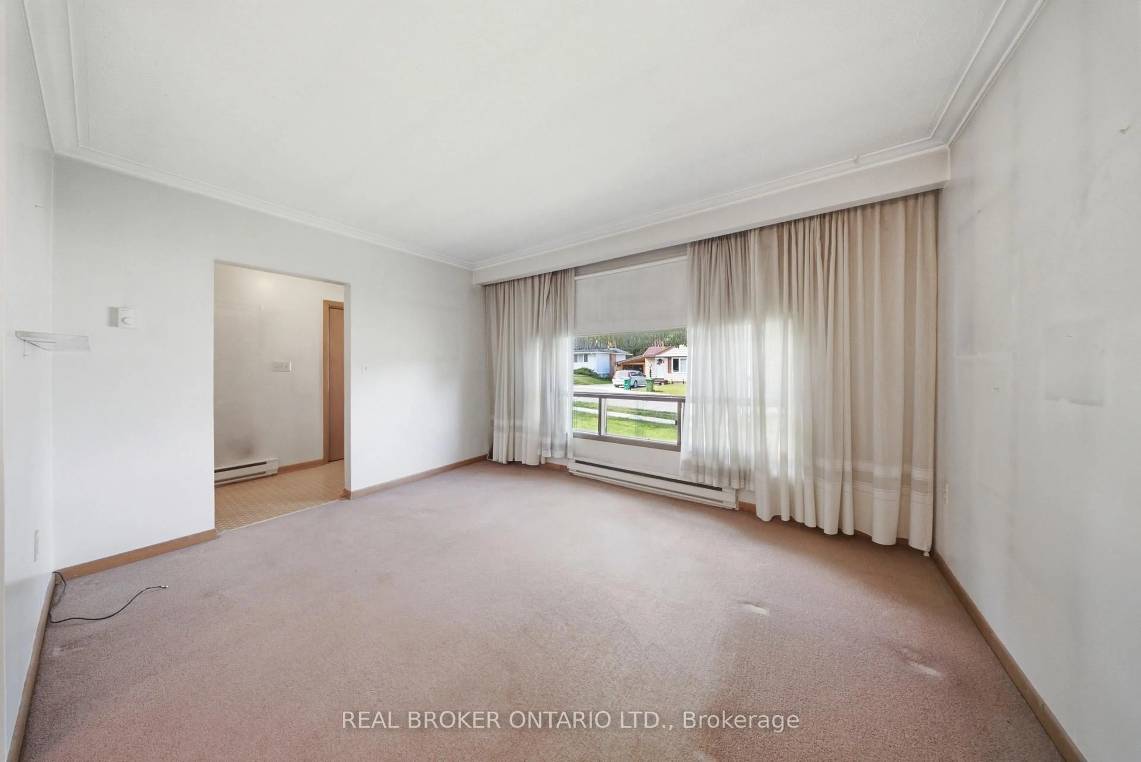 A pic of a room for 123 James St, Caledon Ontario L7E 3H2