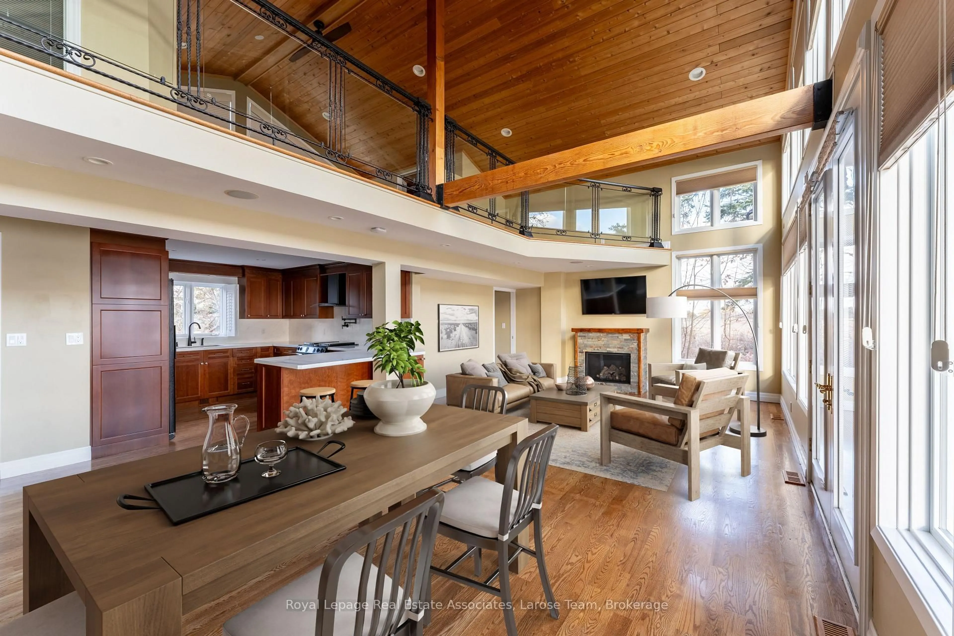 Open concept kitchen, wood/laminate floor for 75 Maple Ave #4, Mississauga Ontario L5H 2R7