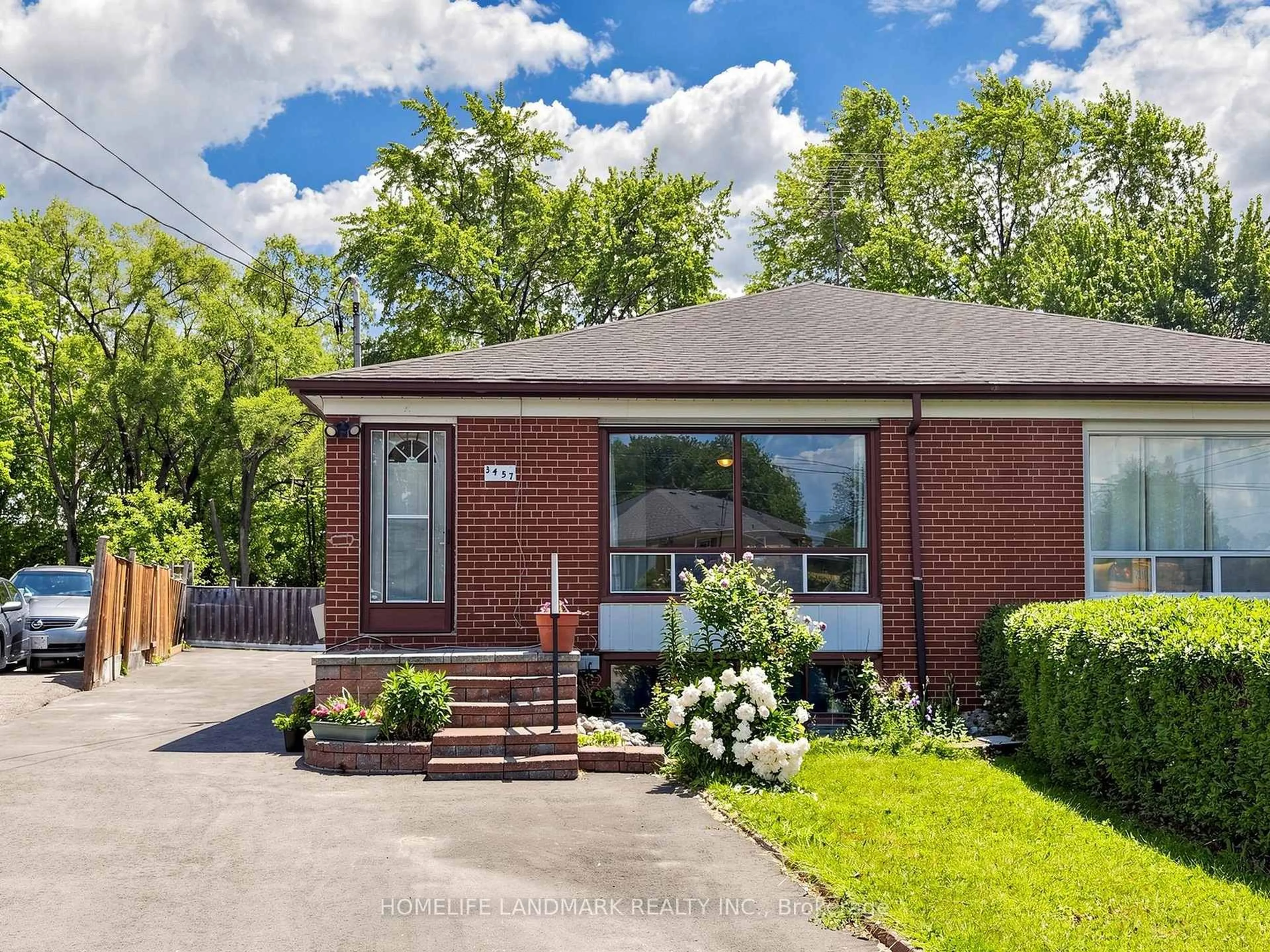 Home with brick exterior material, street for 3457 Ashcroft Cres, Mississauga Ontario L5C 2E6