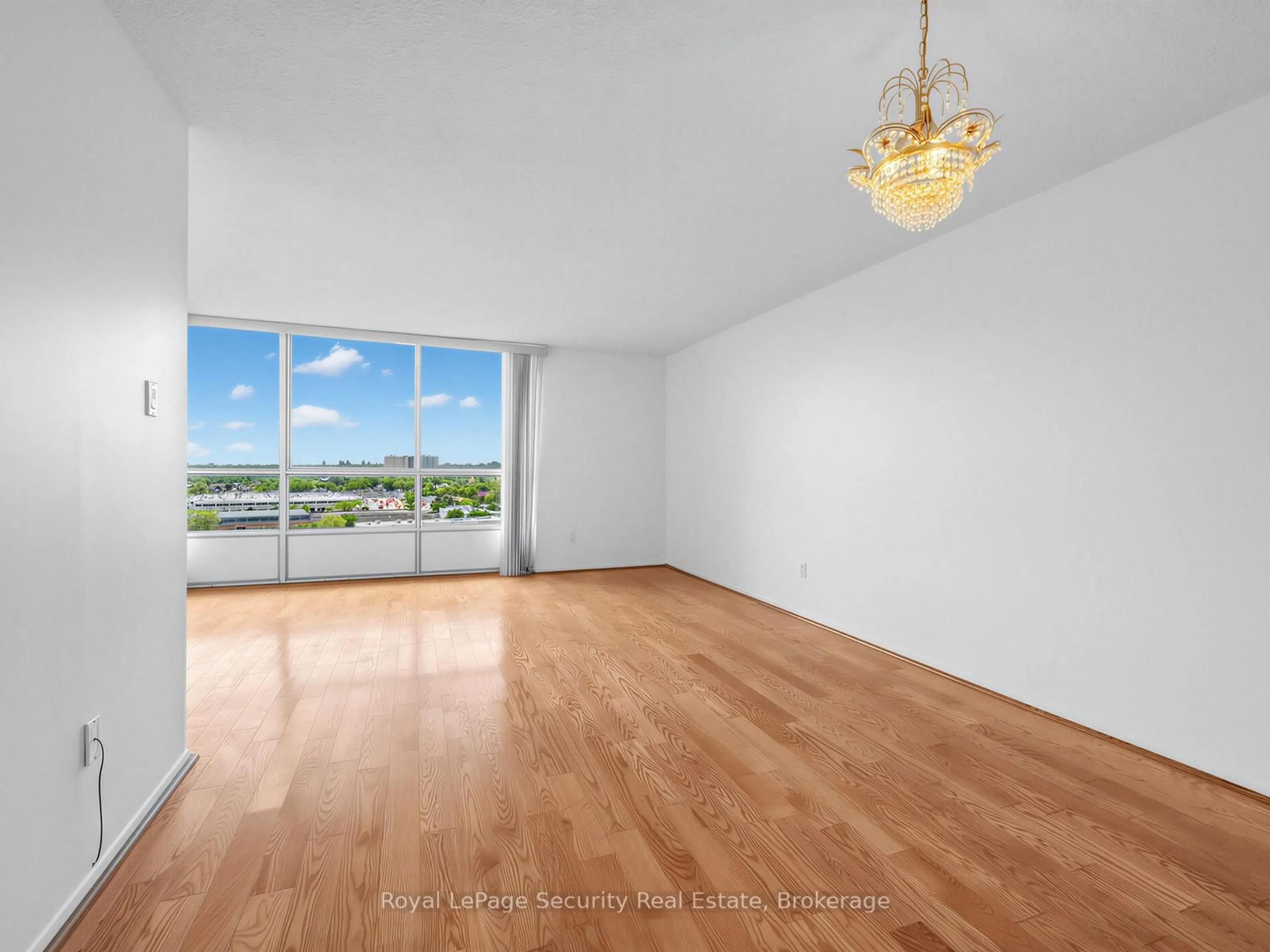 A pic of a room for 10 Martha Eaton Way #1702, Toronto Ontario M6M 5B3